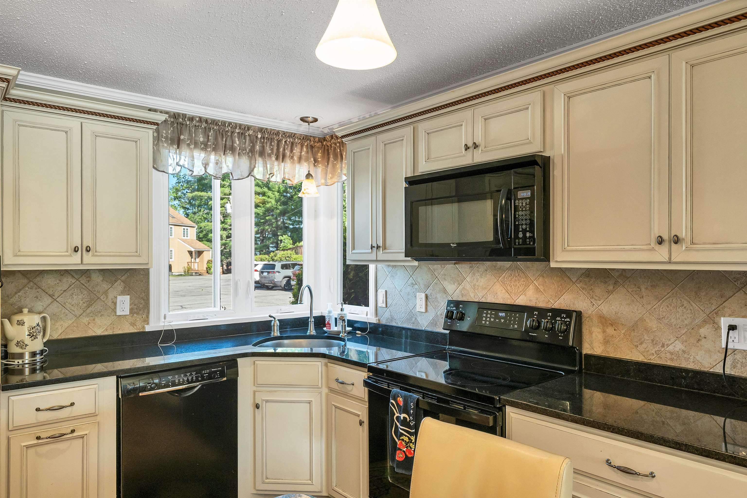 50 Patch Pond Rd #14, Ossipee, NH 03814