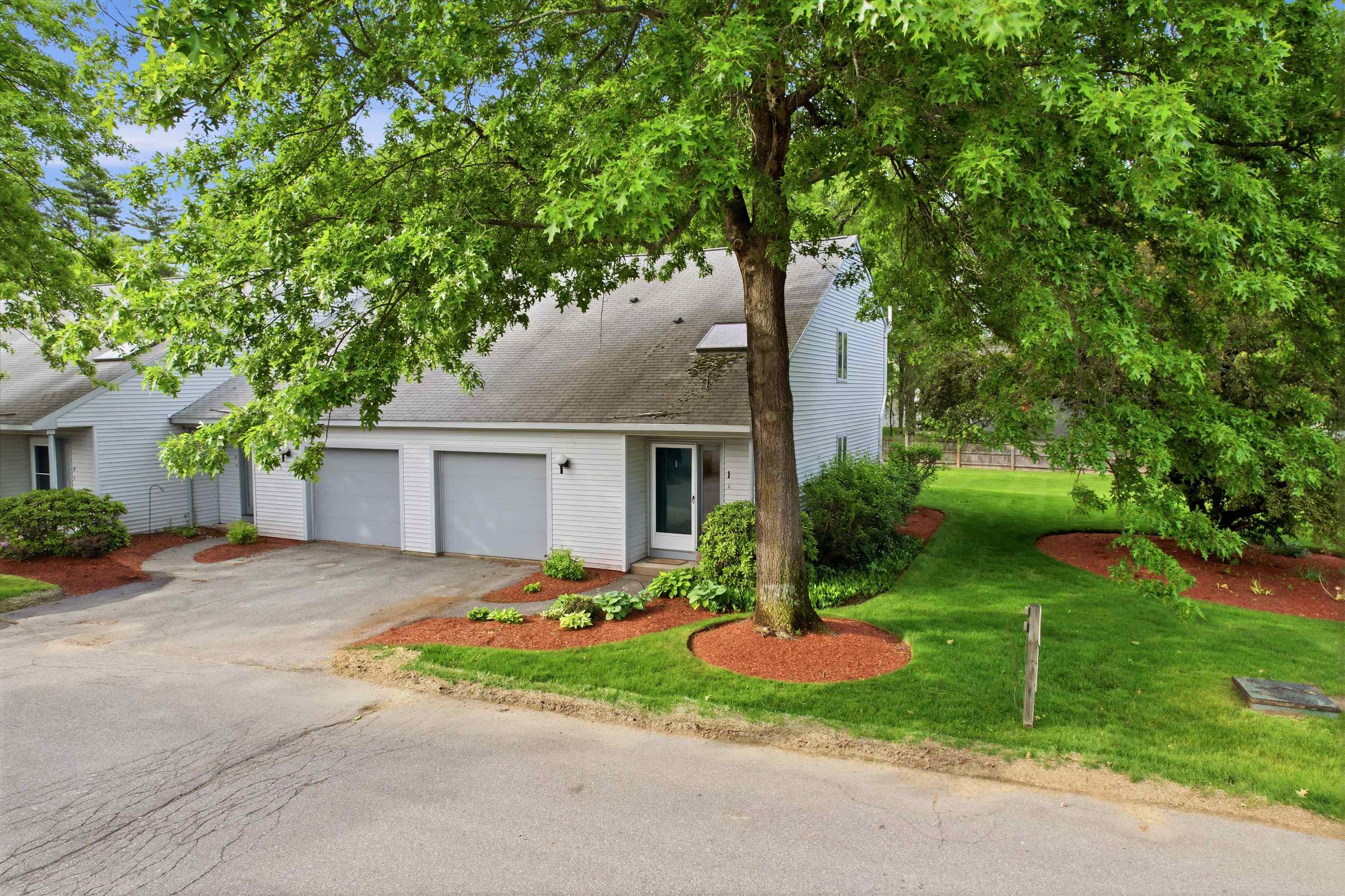 1 Highland Ln #1, Merrimack, NH 03054