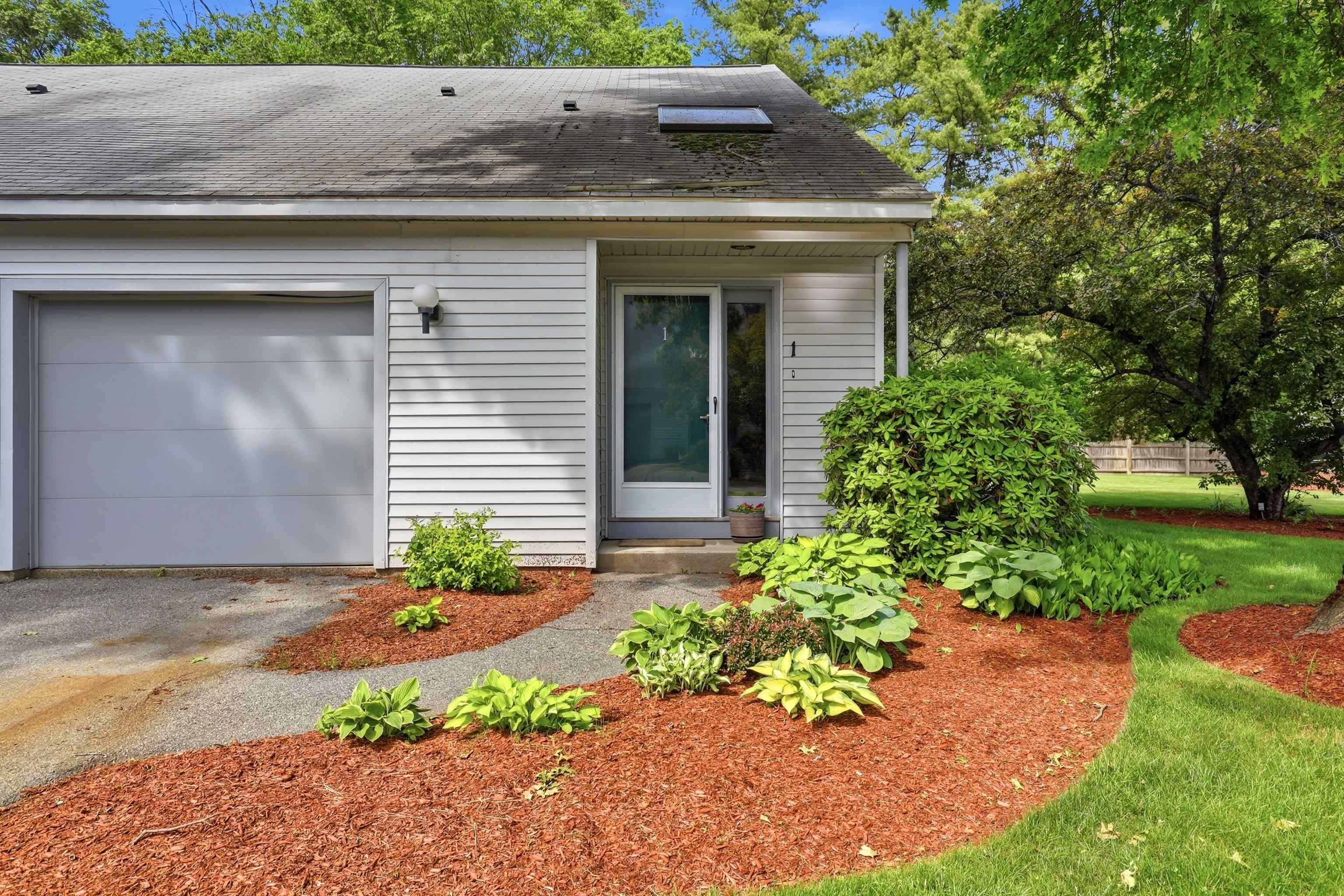 1 Highland Ln #1, Merrimack, NH 03054