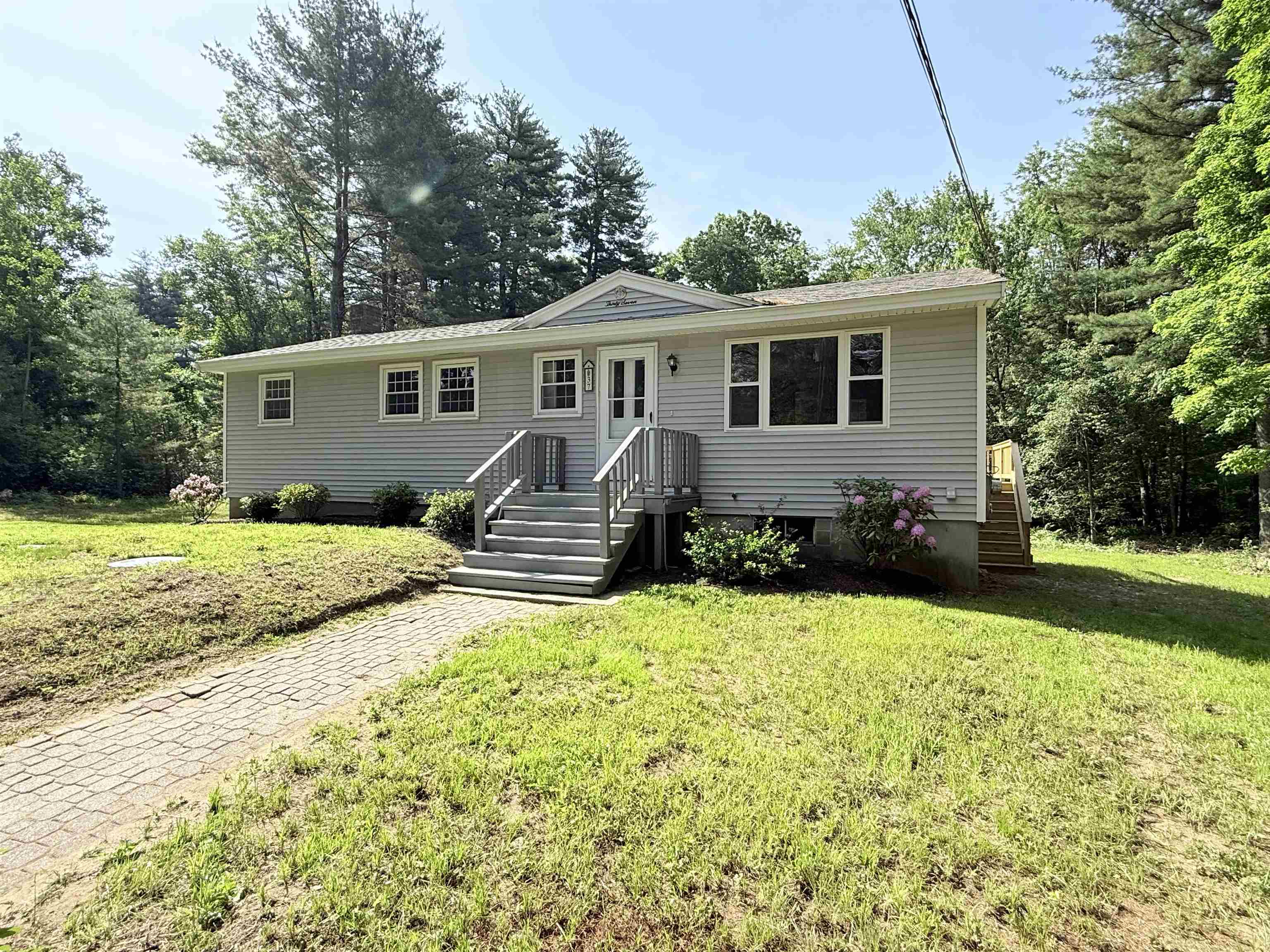 37 Bluff St, Salem, NH 03079