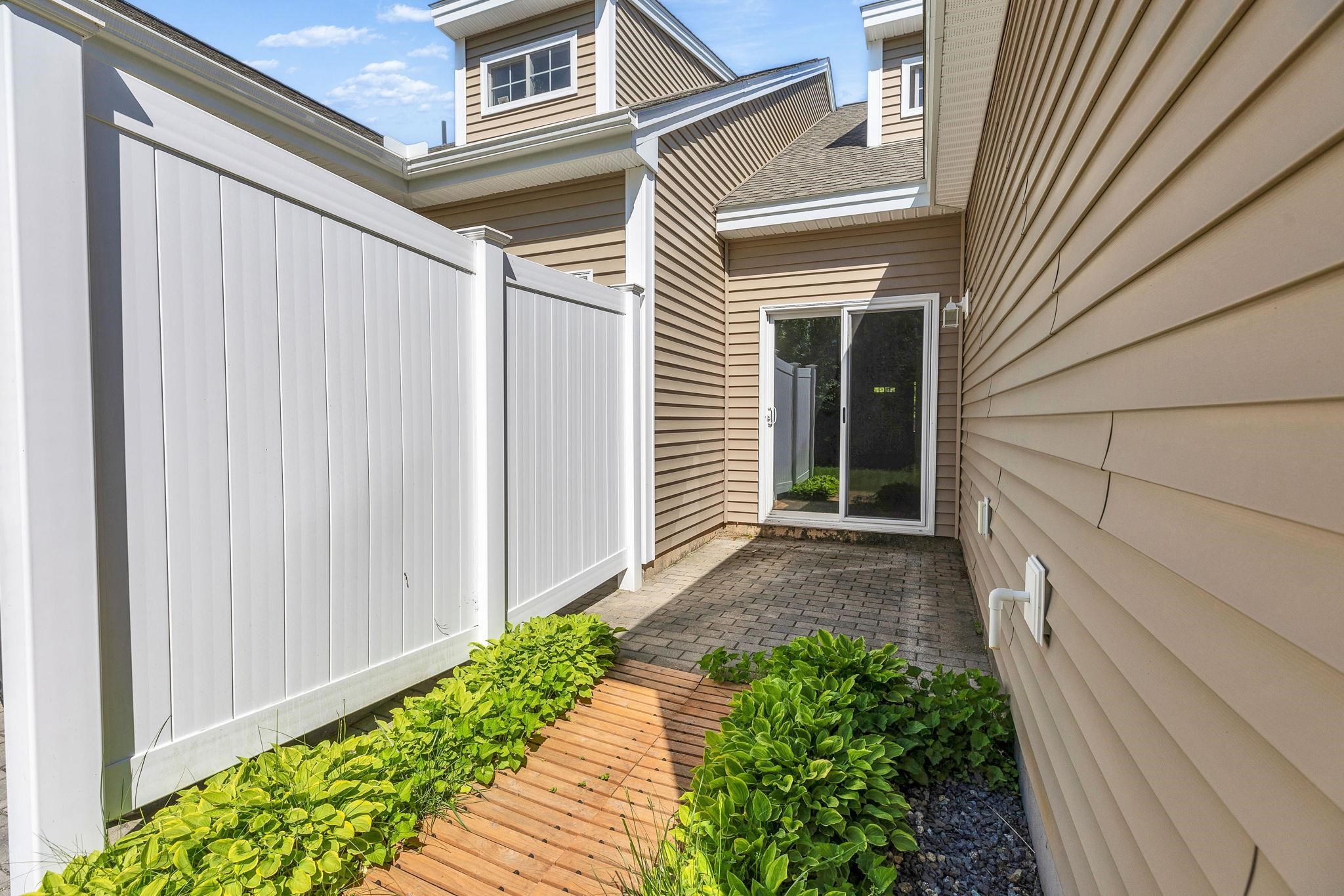 408 Southfield Ln, Peterborough, NH 03458