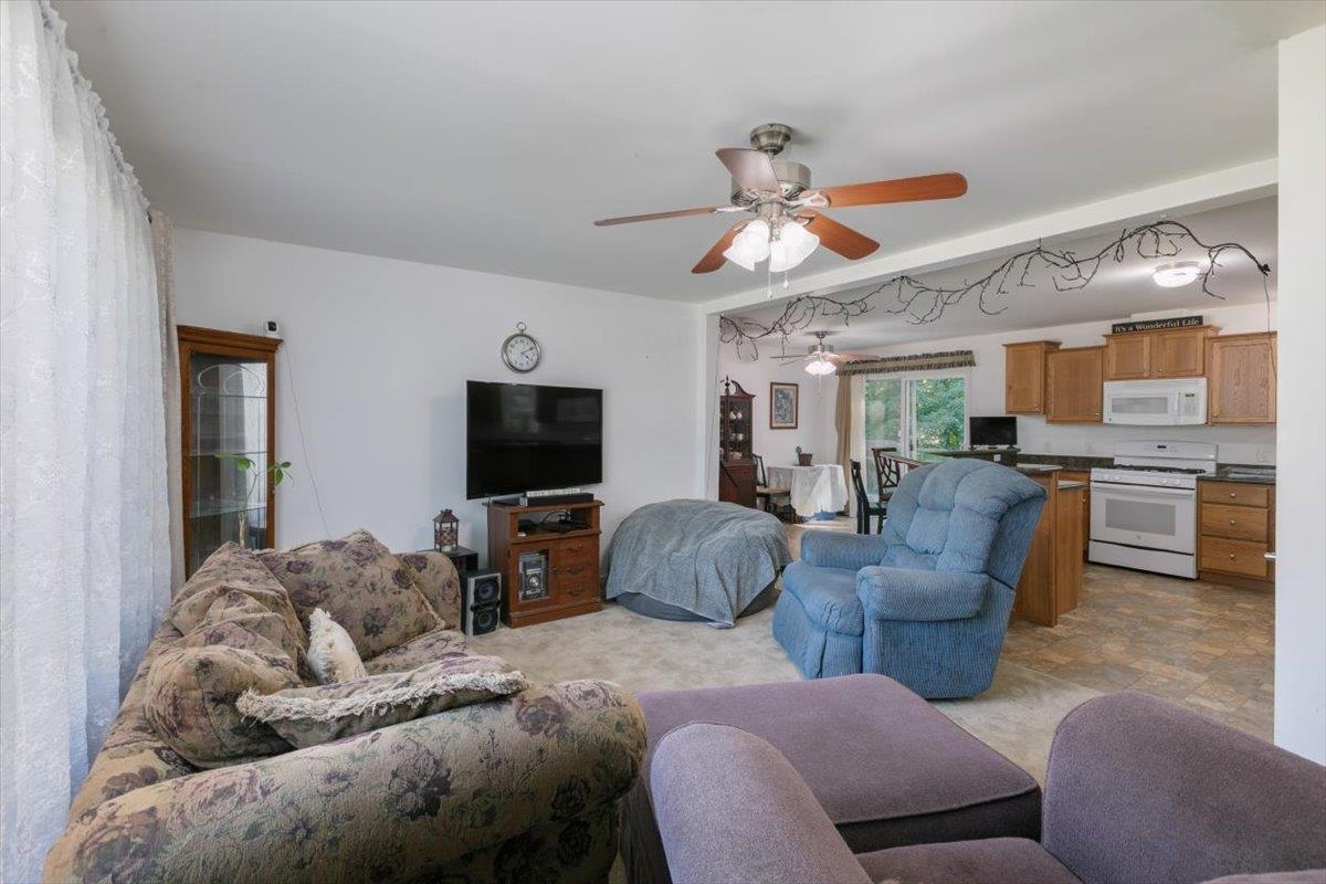 25 Ridgefield Dr, Nashua, NH 03062