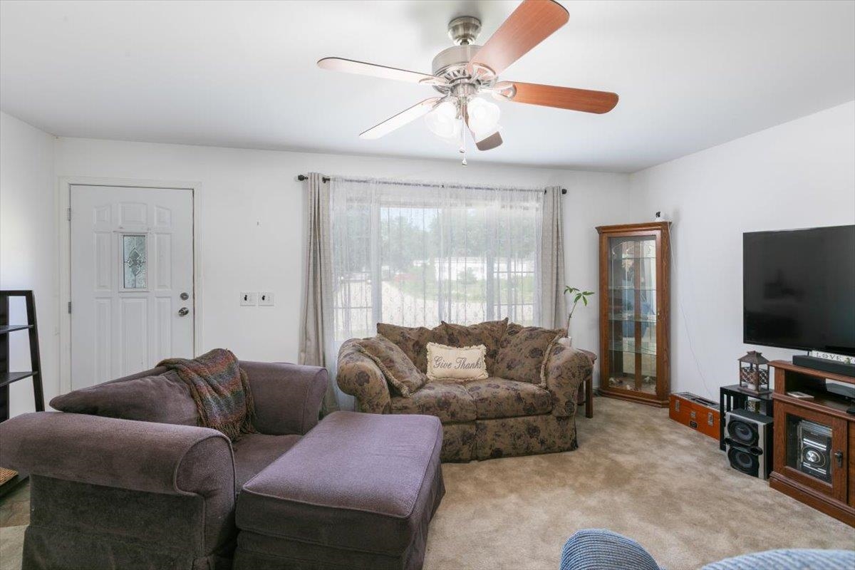 25 Ridgefield Dr, Nashua, NH 03062