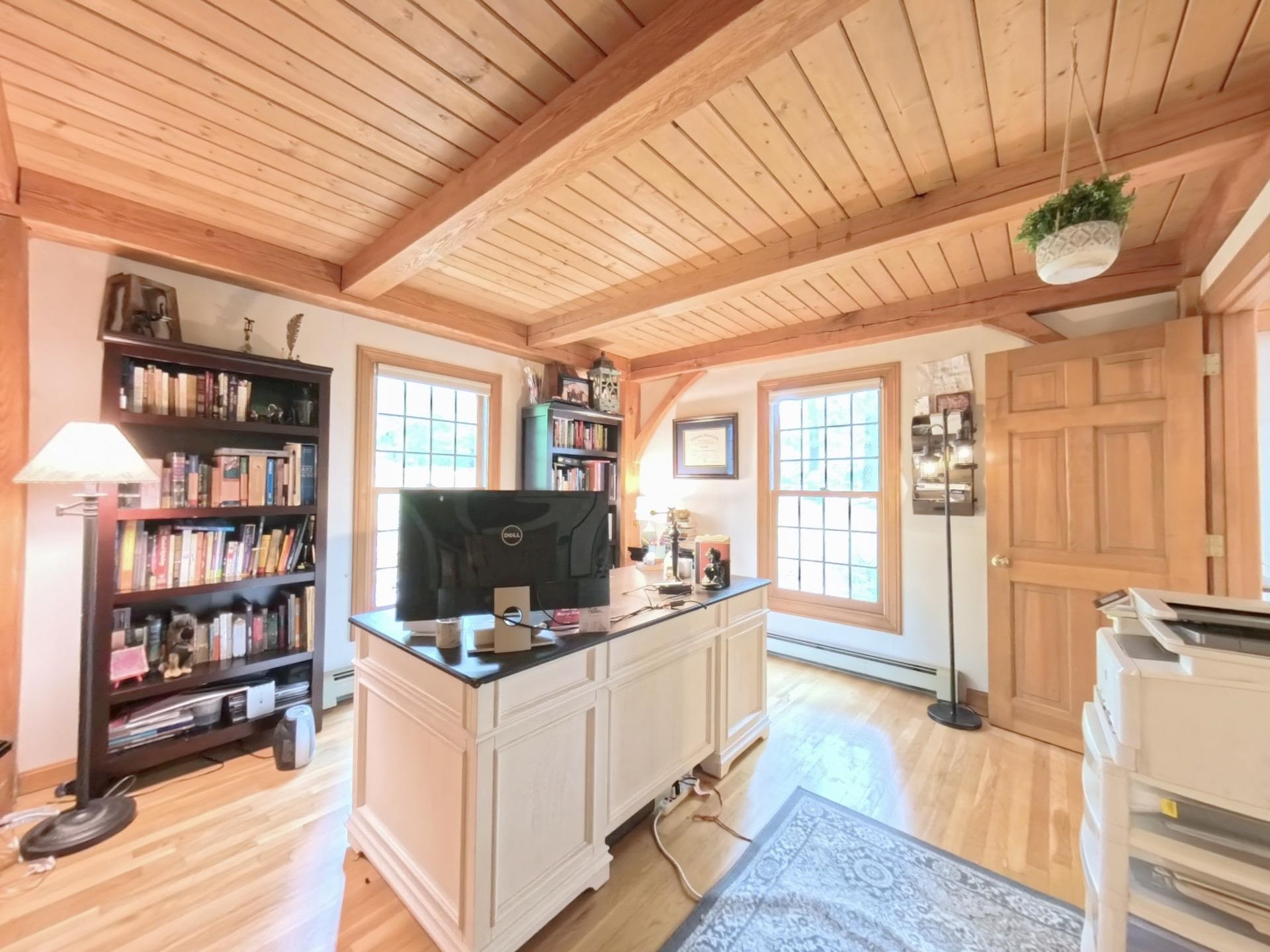 85 Stowell Rd, Bedford, NH 03110