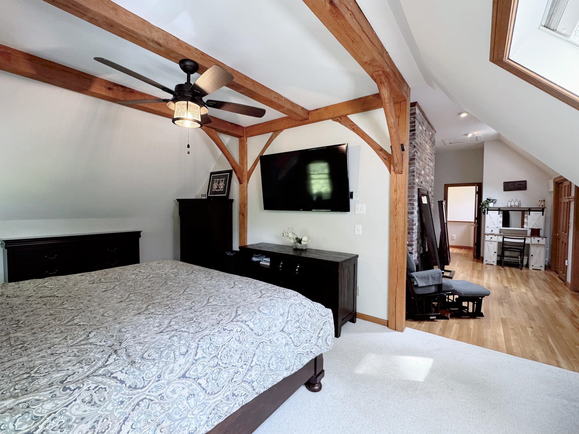 85 Stowell Rd, Bedford, NH 03110