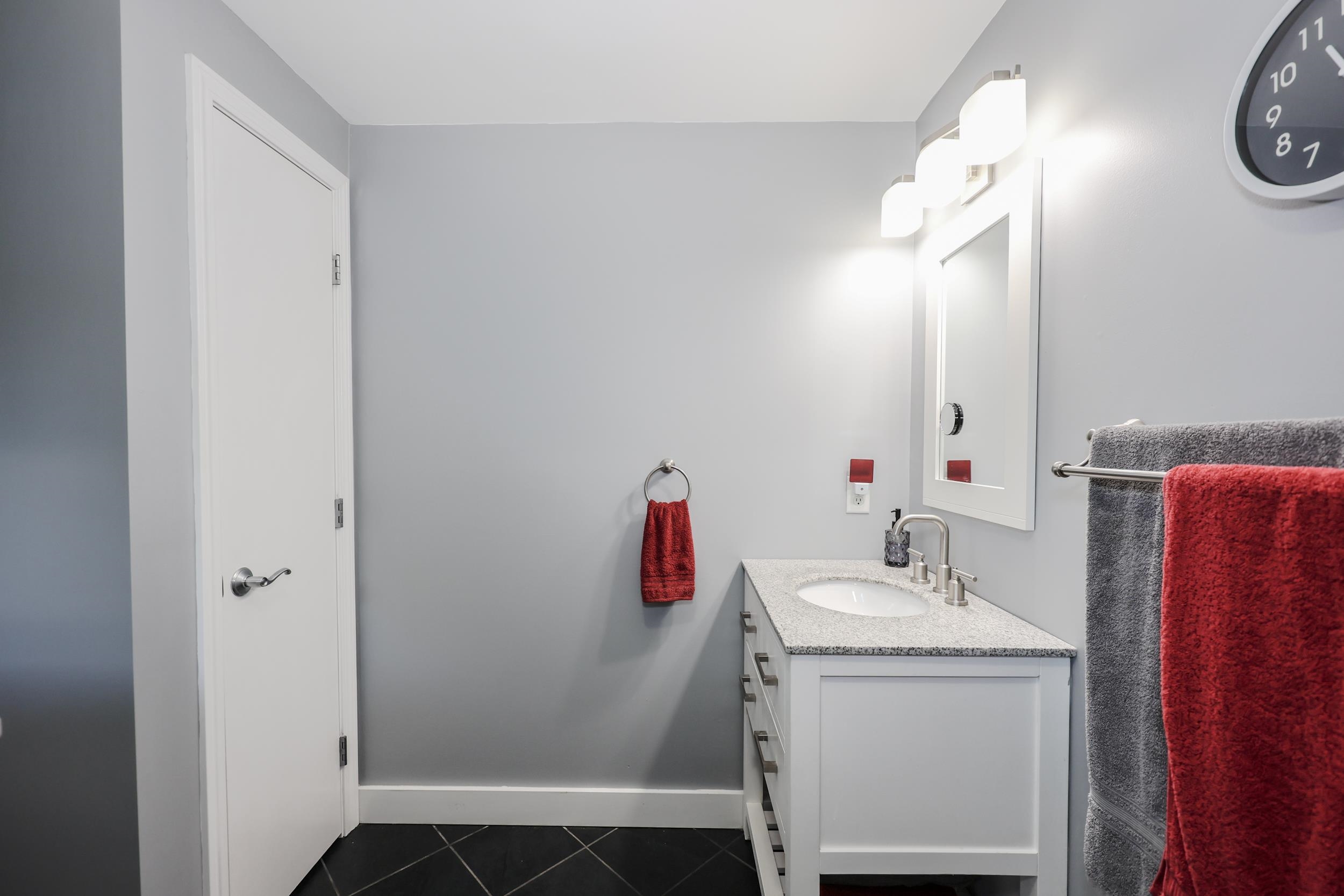 54 College Ave, Manchester, NH 03102