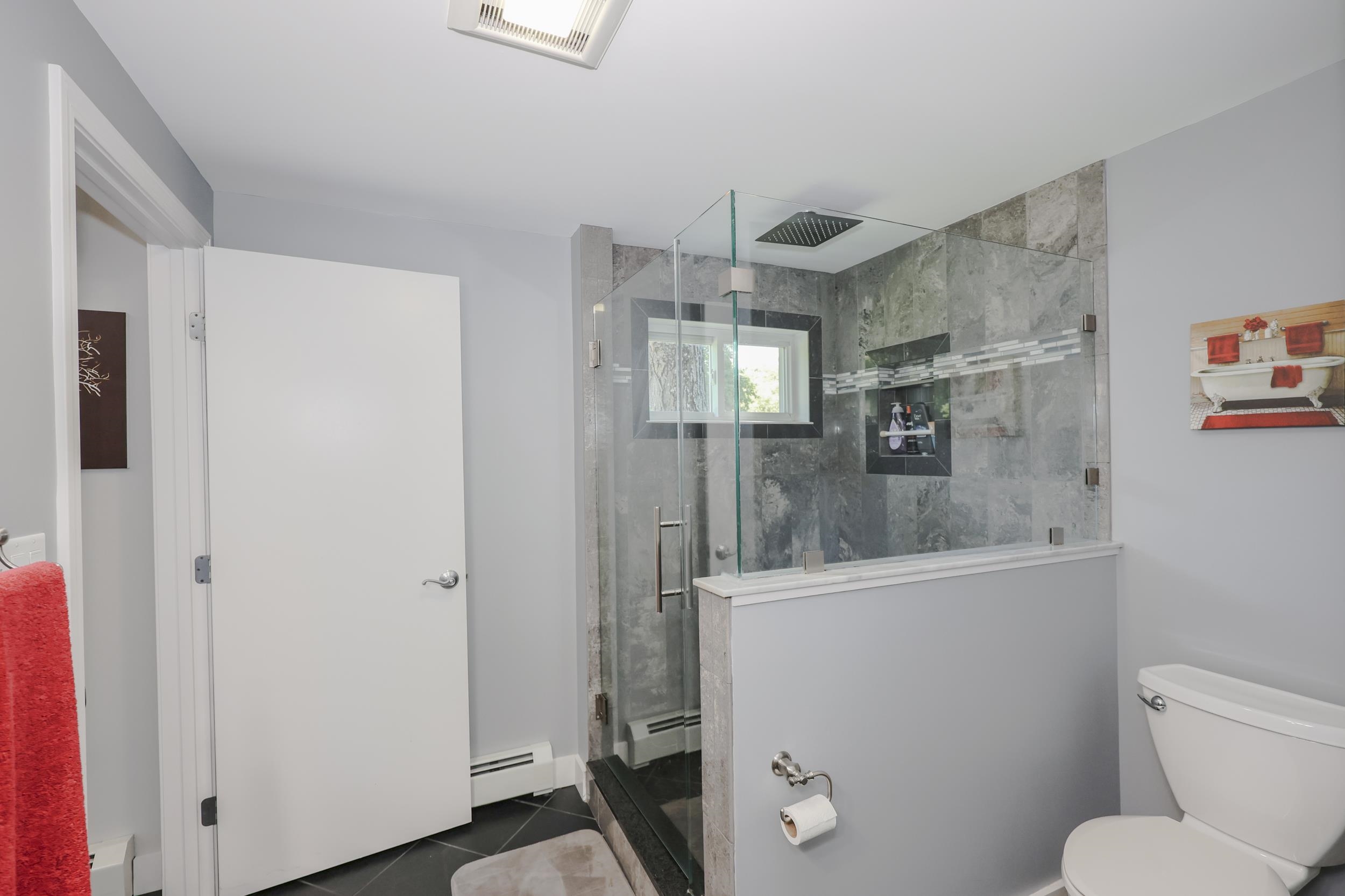 54 College Ave, Manchester, NH 03102