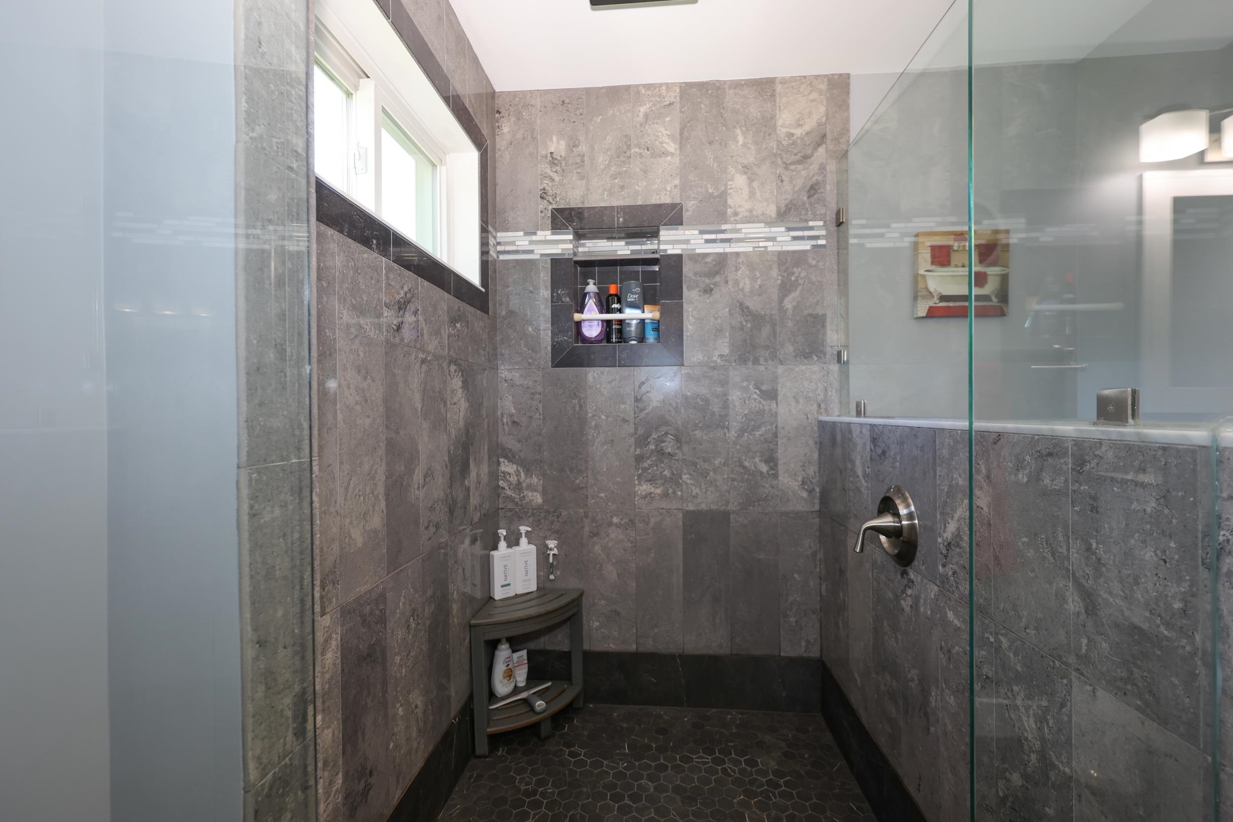 54 College Ave, Manchester, NH 03102