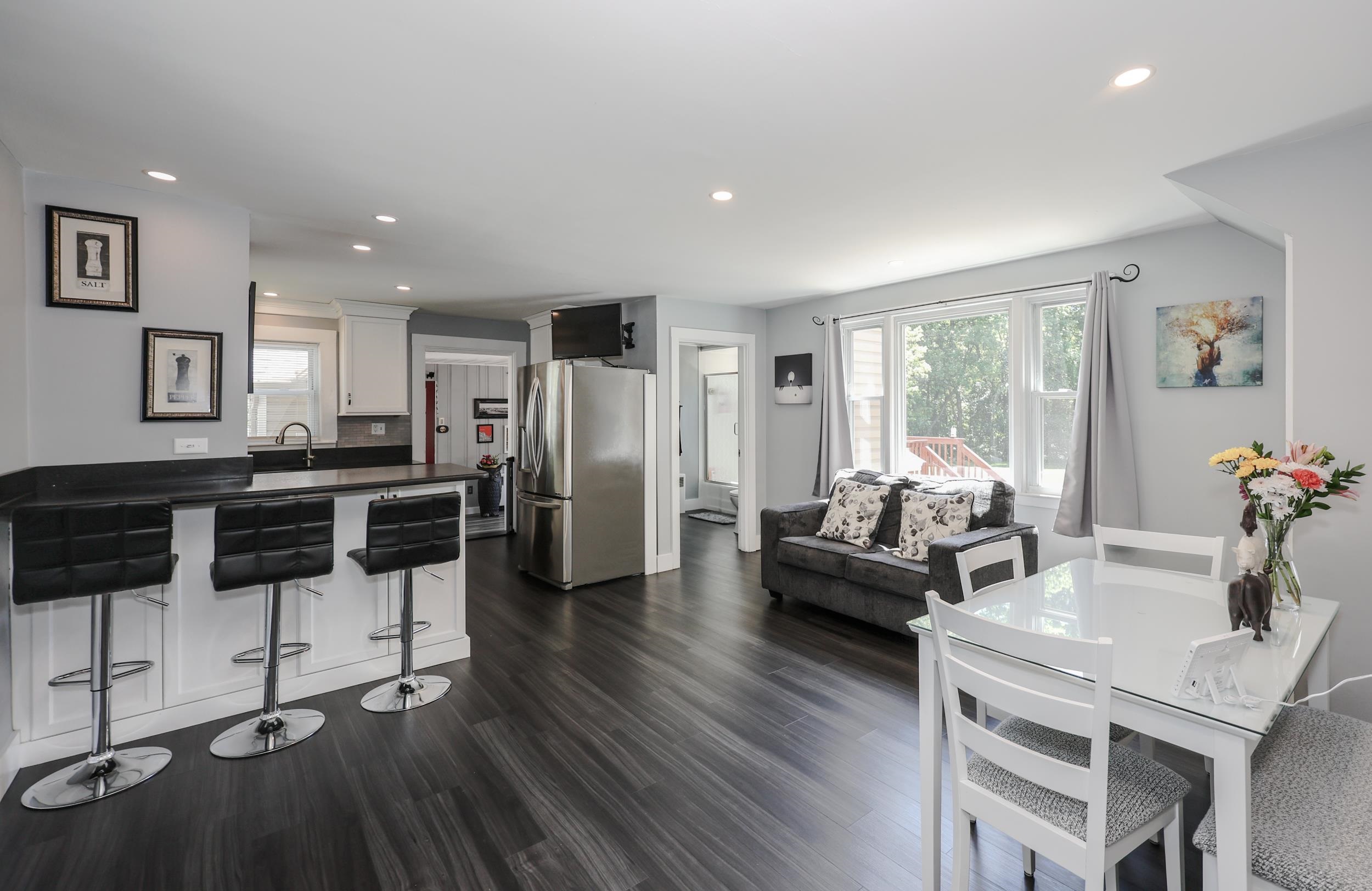 54 College Ave, Manchester, NH 03102