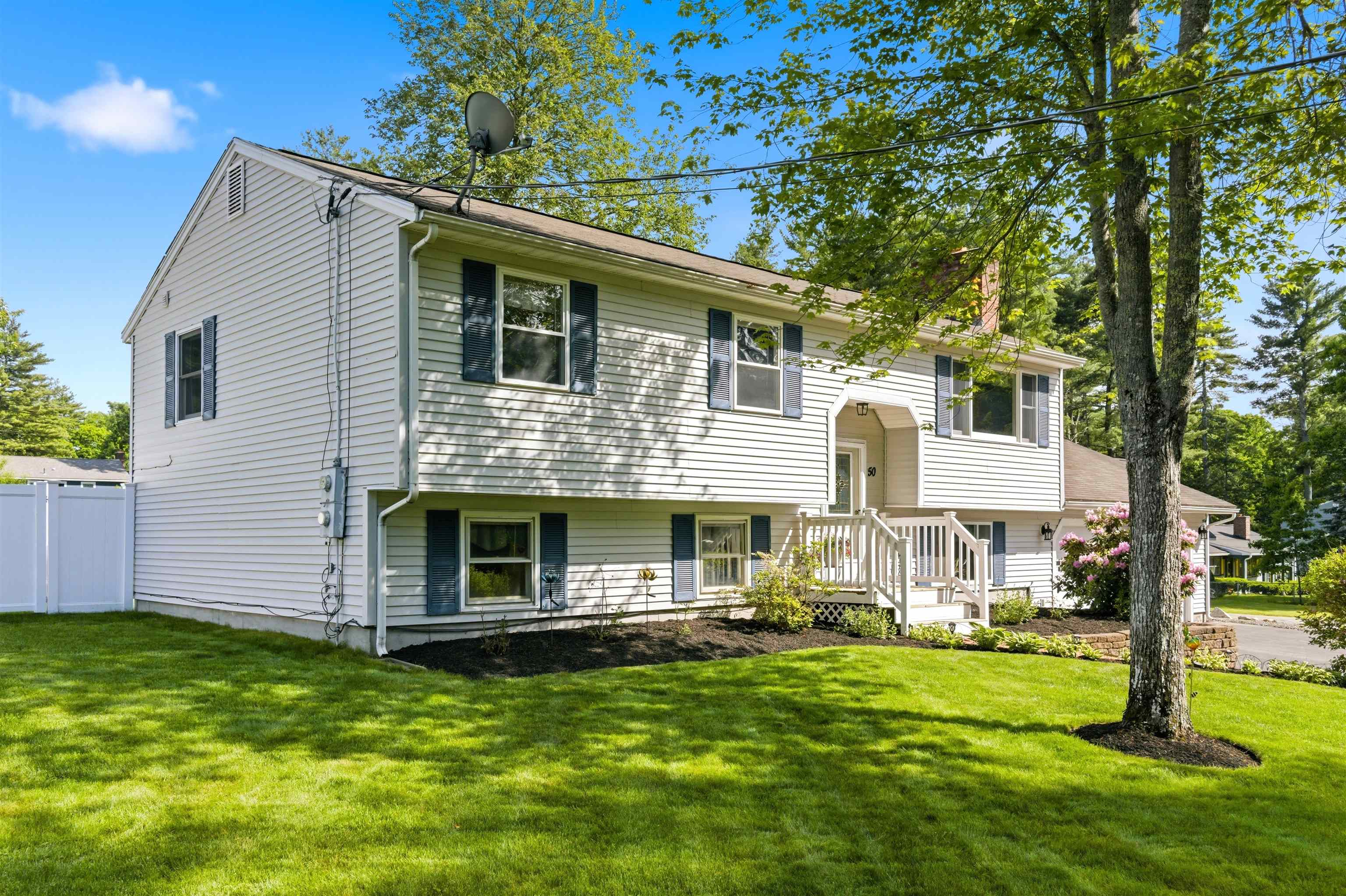 50 Davis Rd, Merrimack, NH 03054