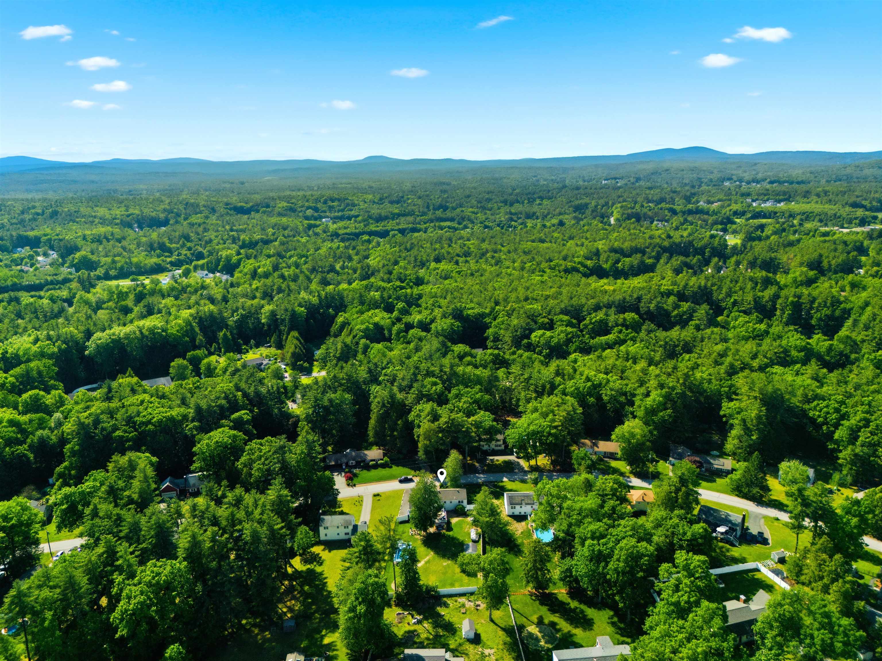 50 Davis Rd, Merrimack, NH 03054