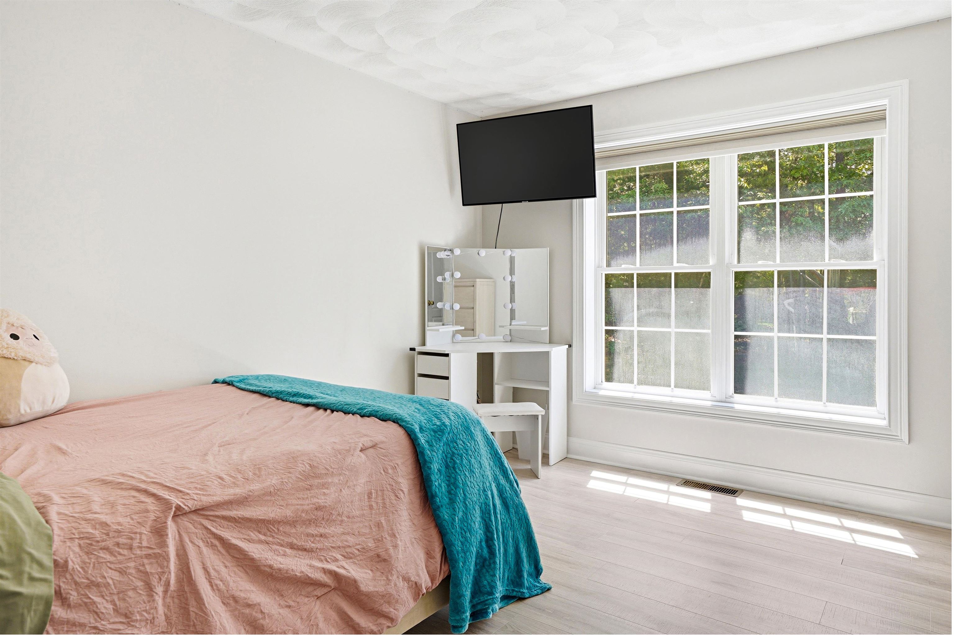 22 May Ln, Pelham, NH 03076