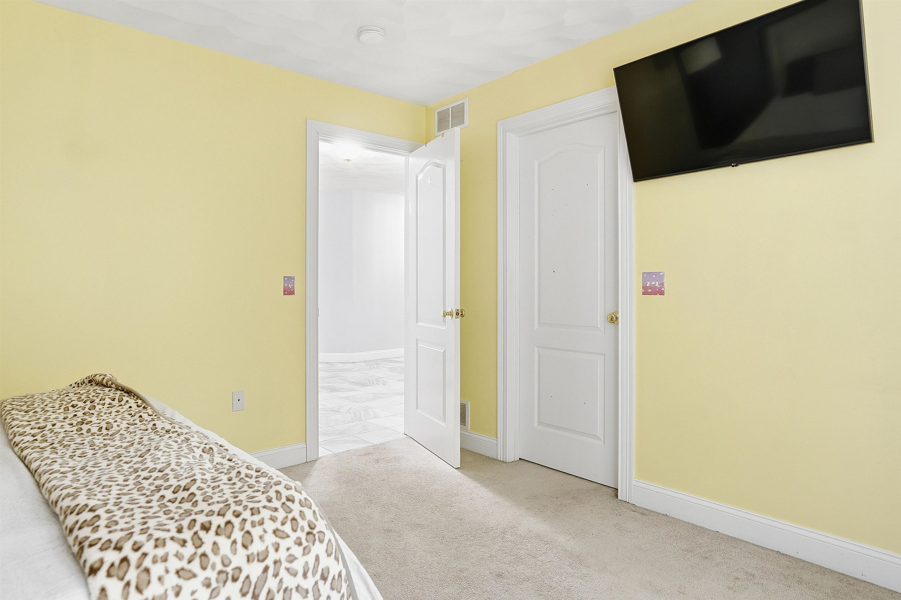 22 May Ln, Pelham, NH 03076