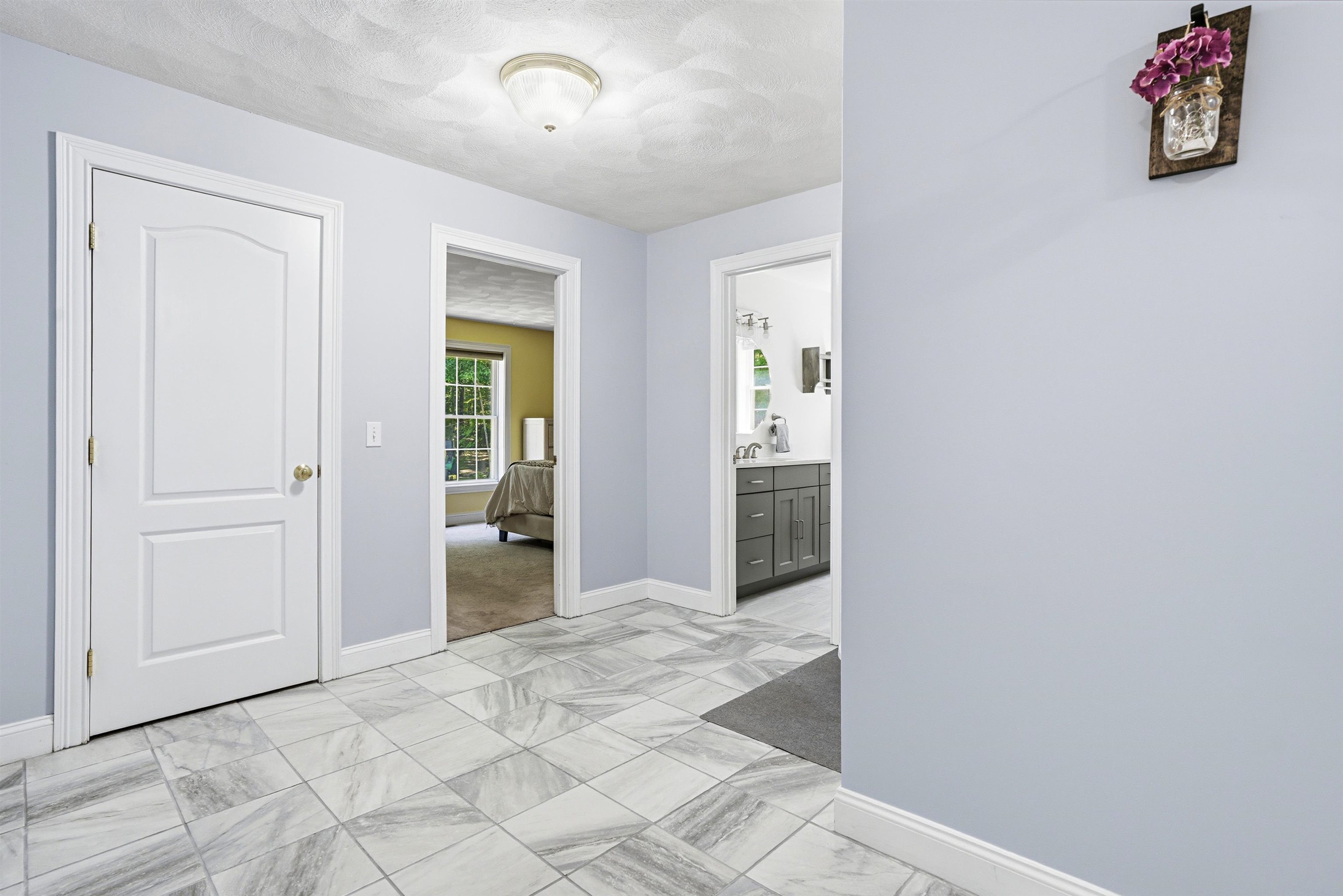 22 May Ln, Pelham, NH 03076