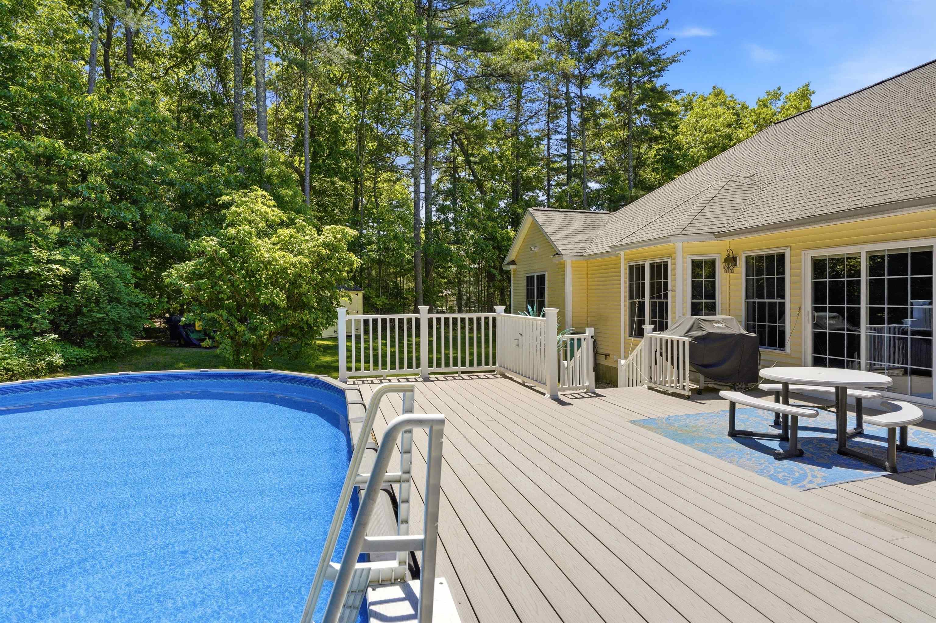 22 May Ln, Pelham, NH 03076