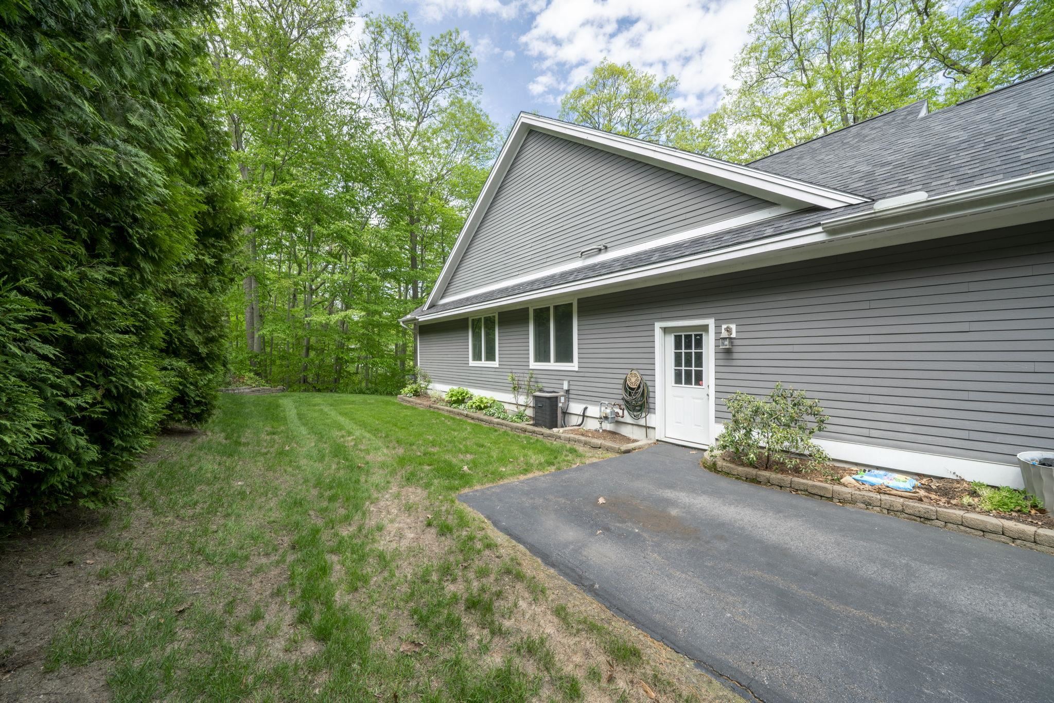26 Thayer Pond Rd, Concord, NH 03301
