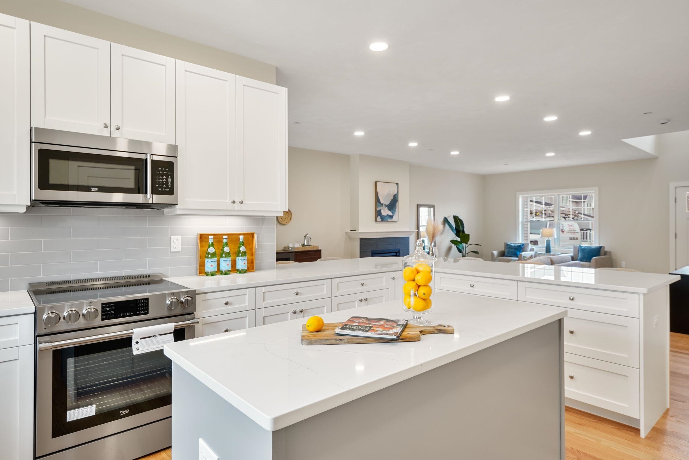69 Driftwood Cir #26, Sandown, NH 03873