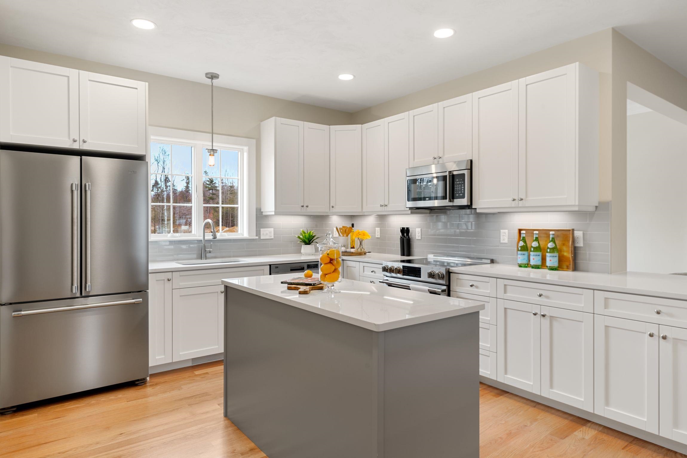 69 Driftwood Cir #26, Sandown, NH 03873