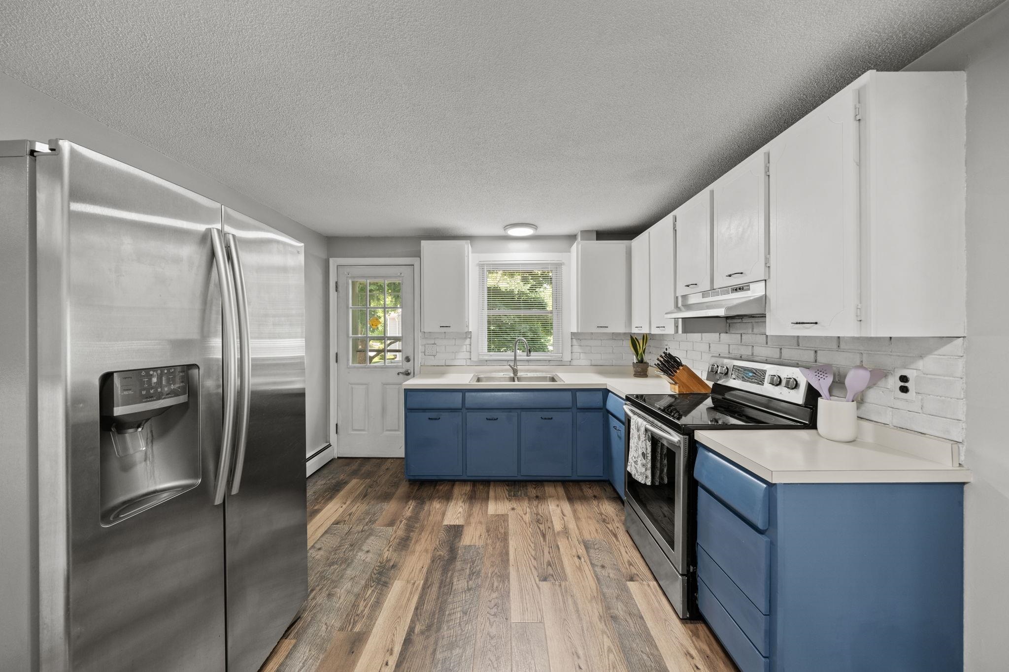 6 Cypress St, Salem, NH 03079