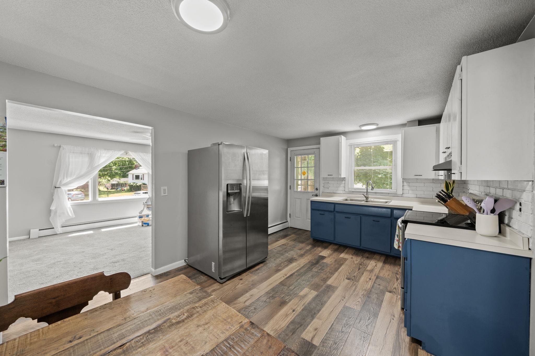6 Cypress St, Salem, NH 03079