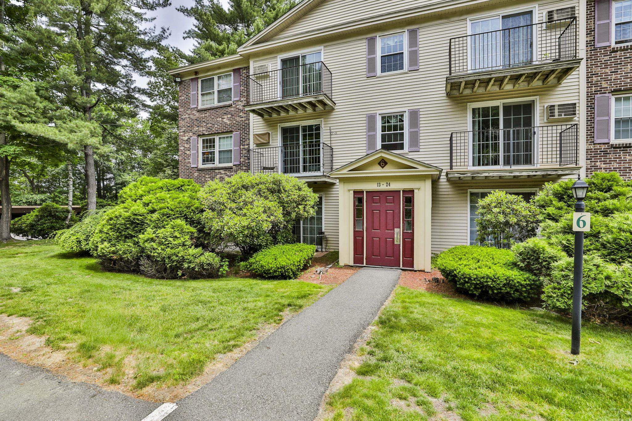 6 Autumn Leaf Dr #20, Nashua, NH 03060