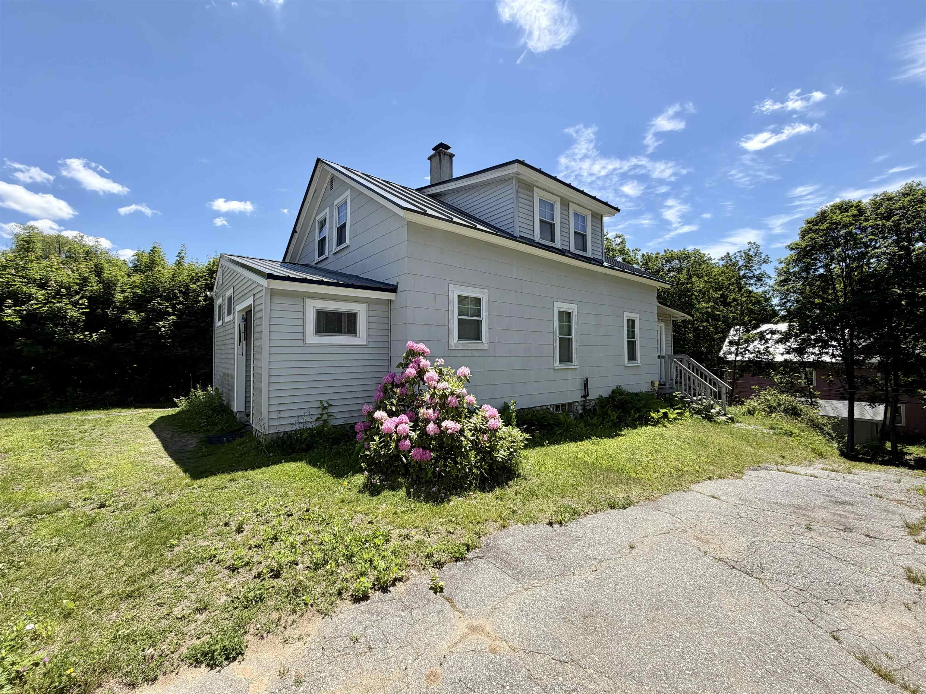 1 Warren St, Claremont, NH 03743