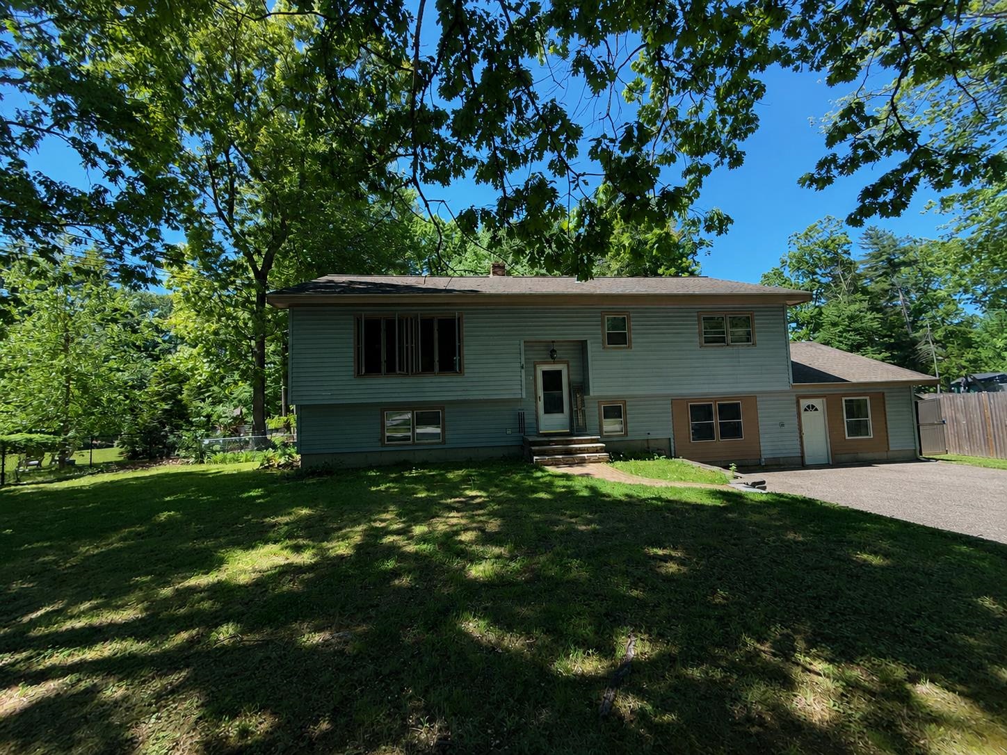 8 Lamson Dr, Merrimack, NH 03054