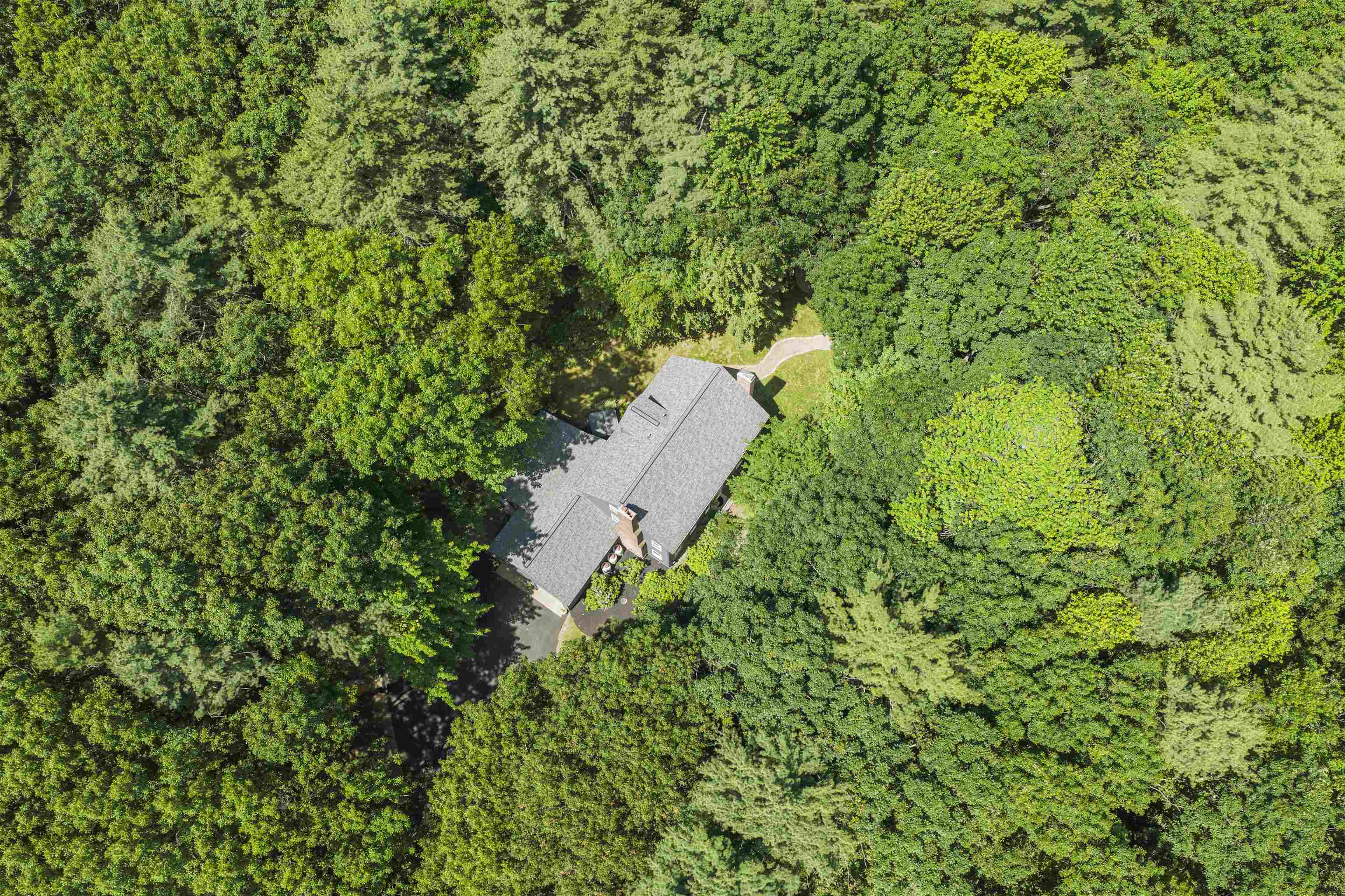 11 Nathan Lord Rd, Amherst, NH 03031