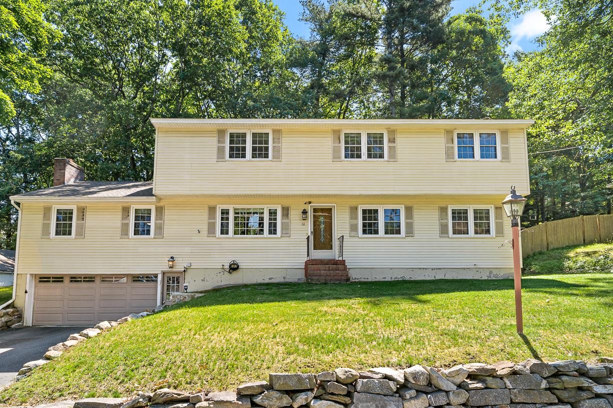 Nashua NH&nbsp;Home for sale $$719,000 $250 per sq.ft.