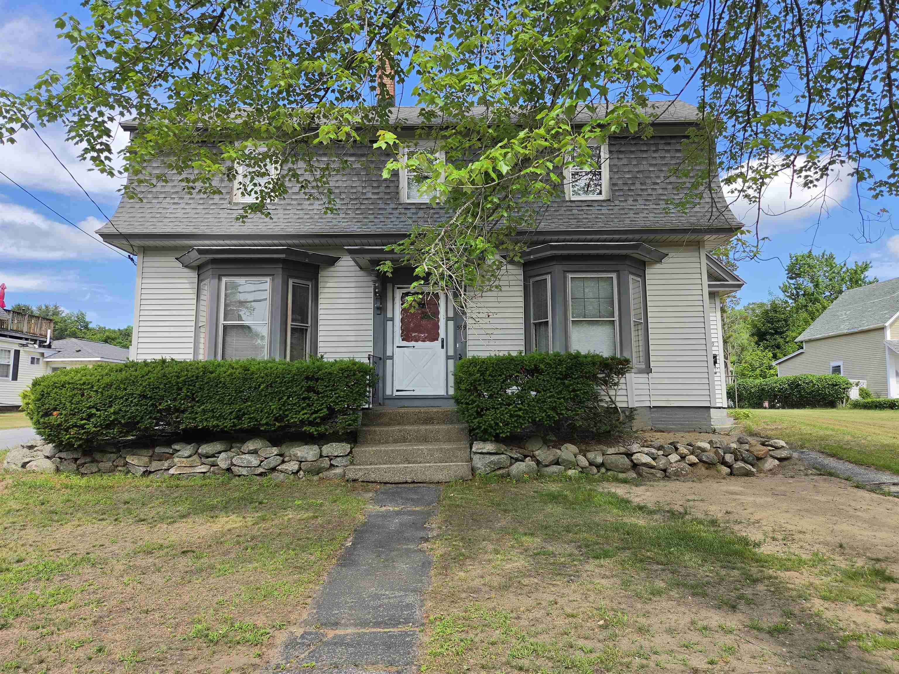 599 S Main St, Manchester, NH 03102