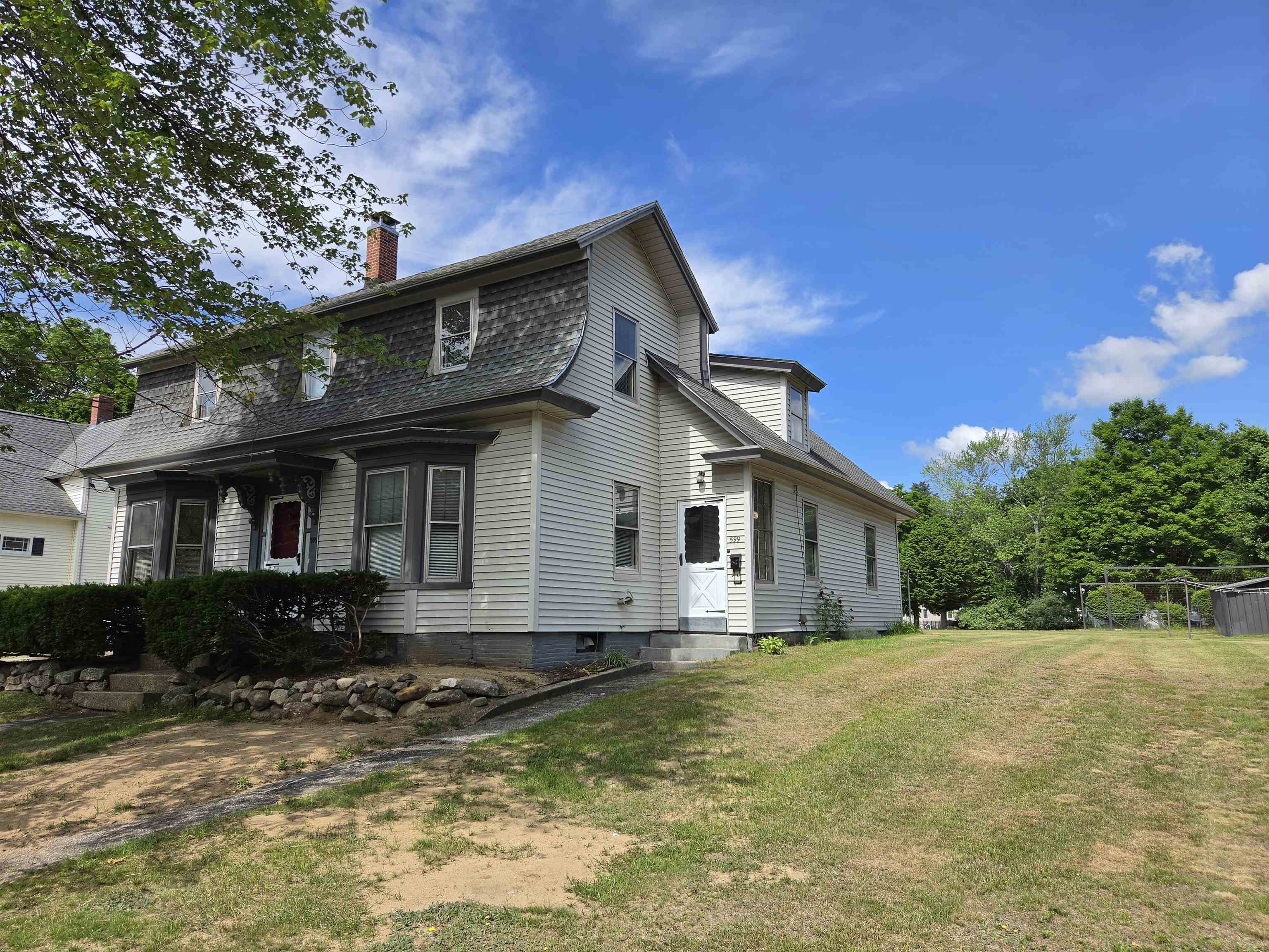 599 S Main St, Manchester, NH 03102