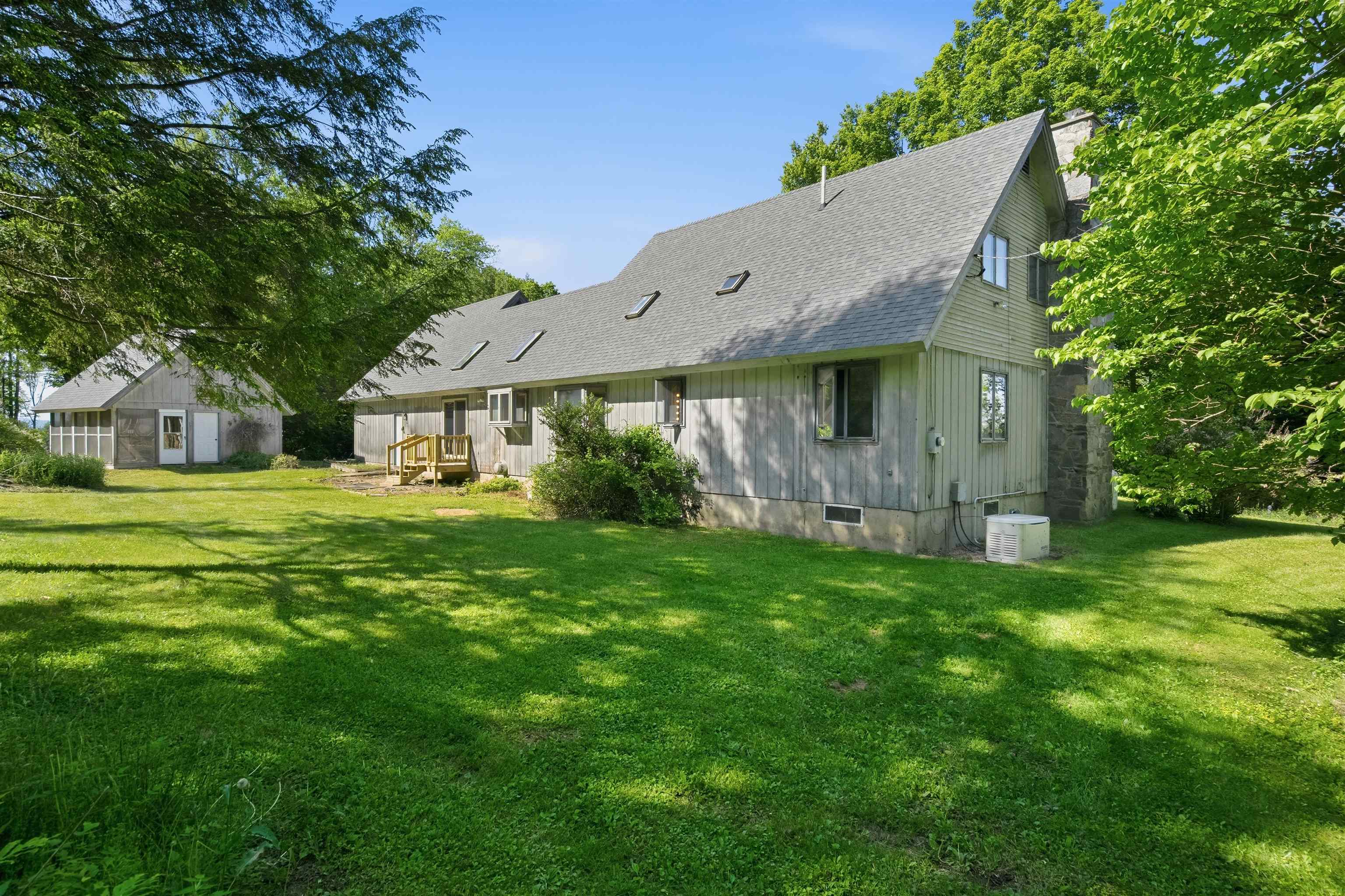 The back side of the home is west facing 25498134