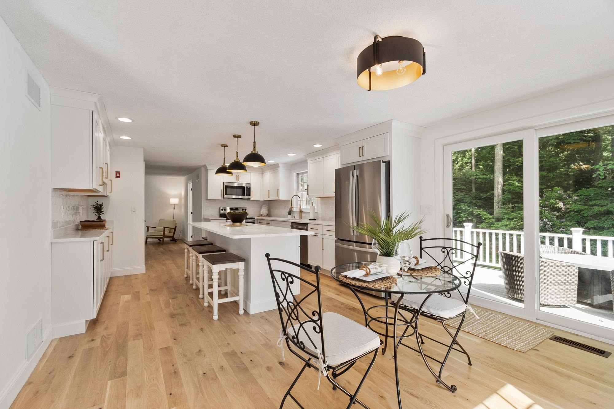 6 Finch Cir, Londonderry, NH 03053