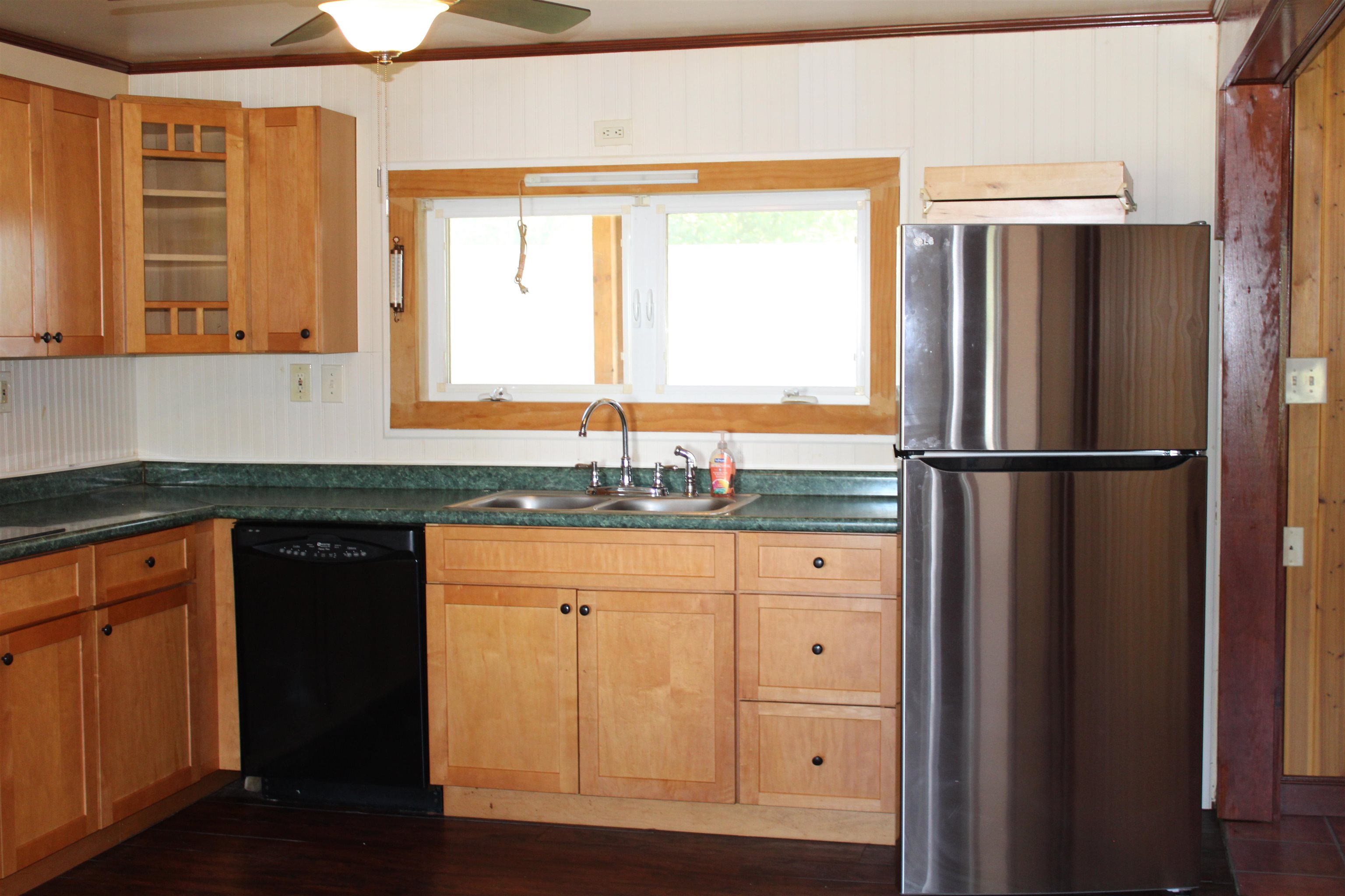23 Hadley St, Littleton, NH 03561