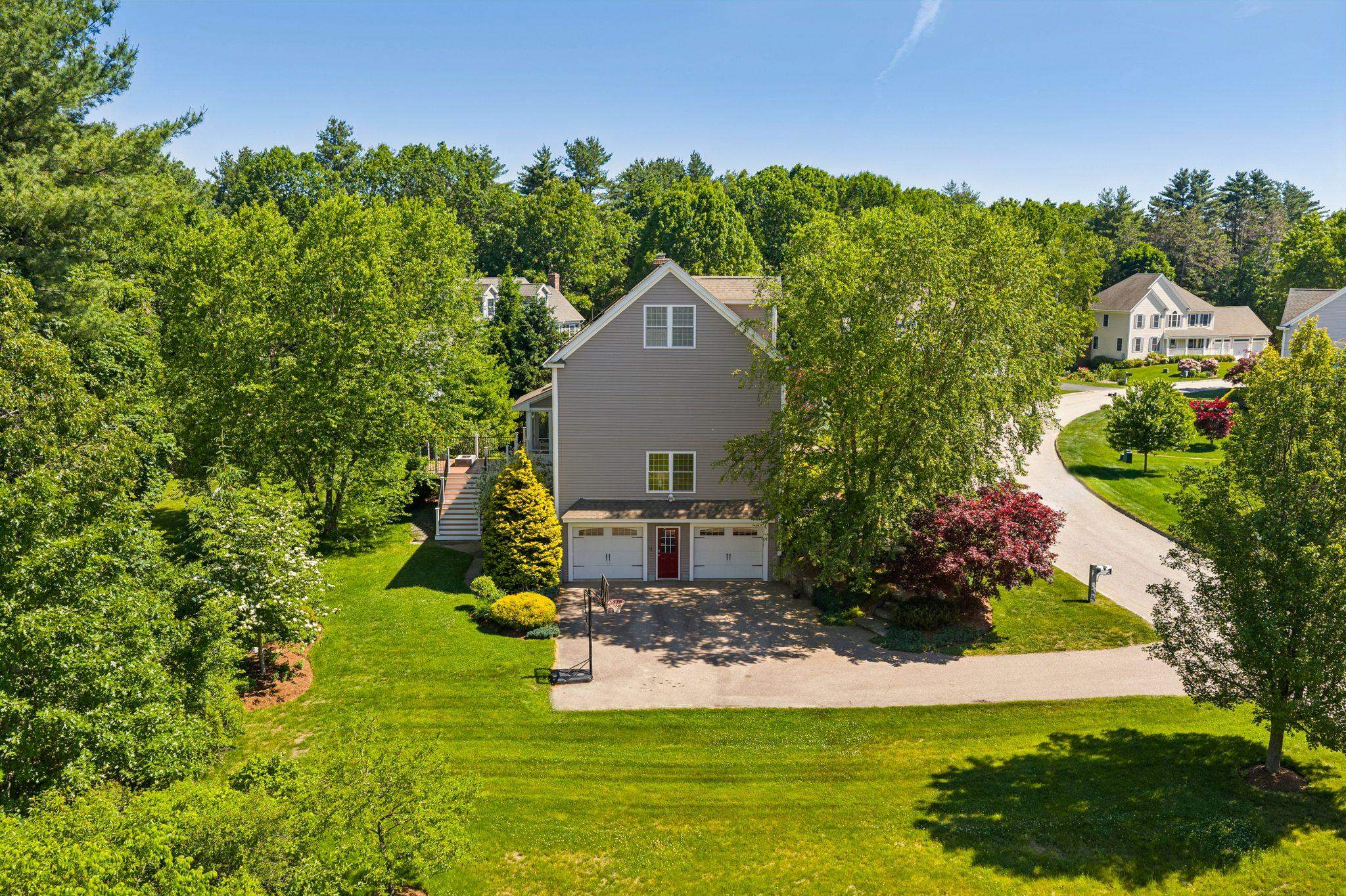 4 Sherburne Dr, Hampton, NH 03842
