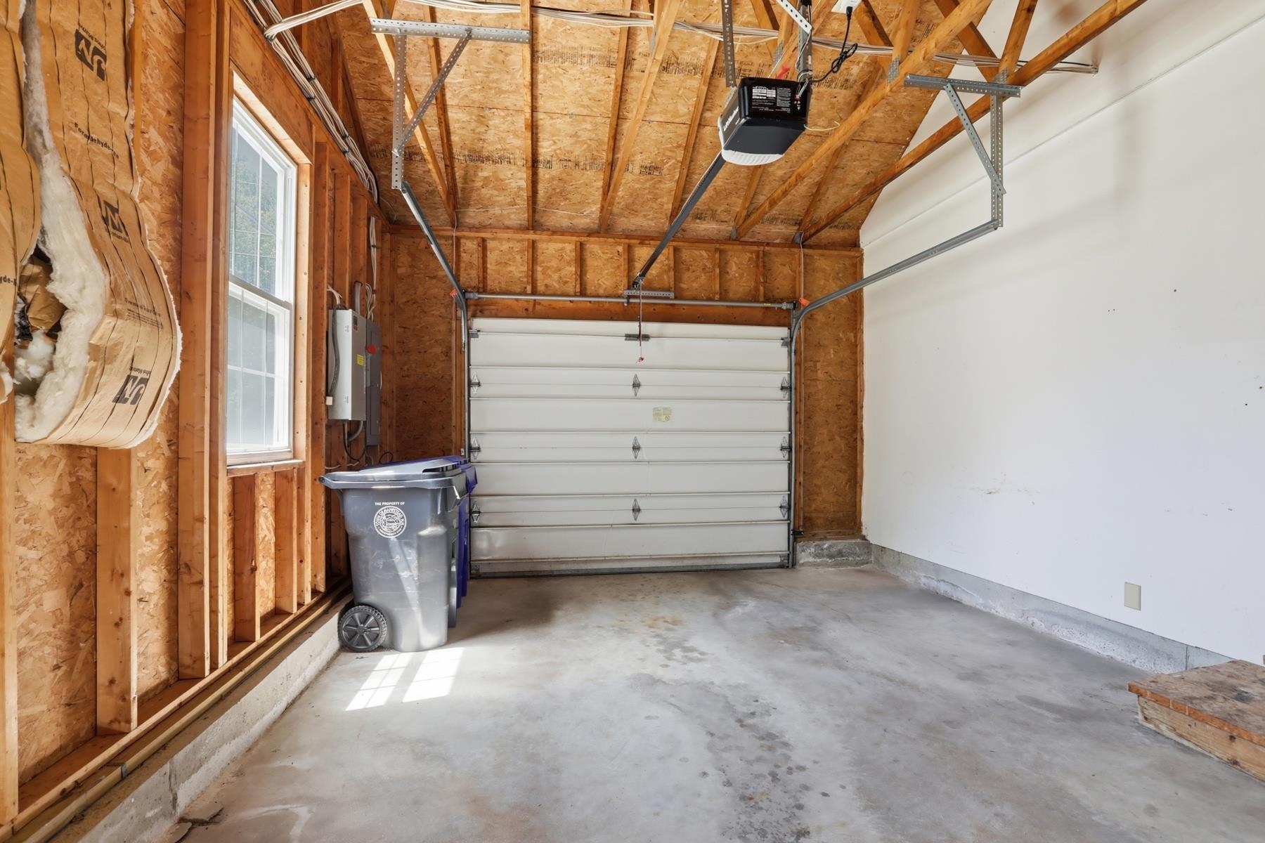 27 Saint John Ln, Hampstead, NH 03841