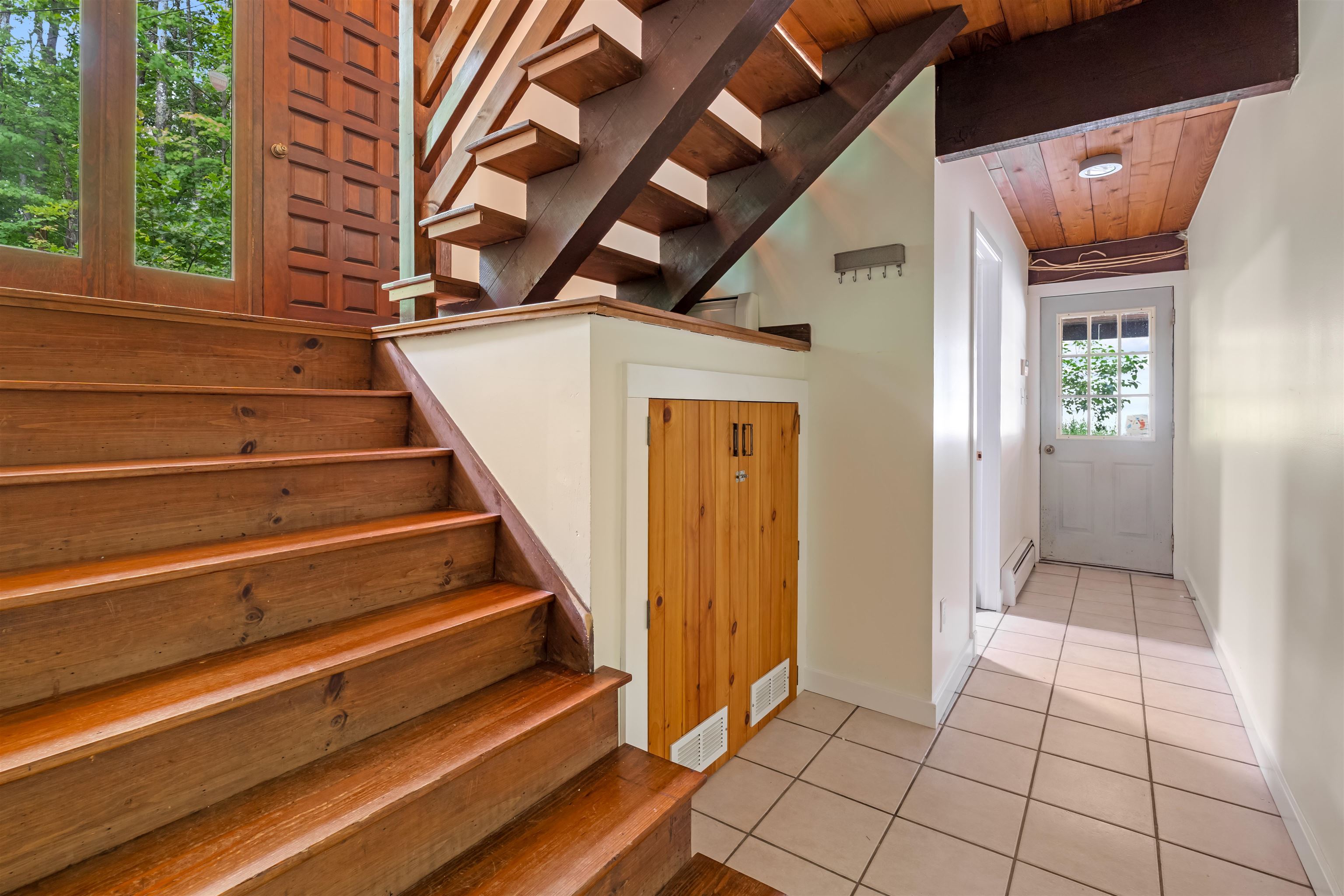 38 Pinecrest Dr, Bedford, NH 03110