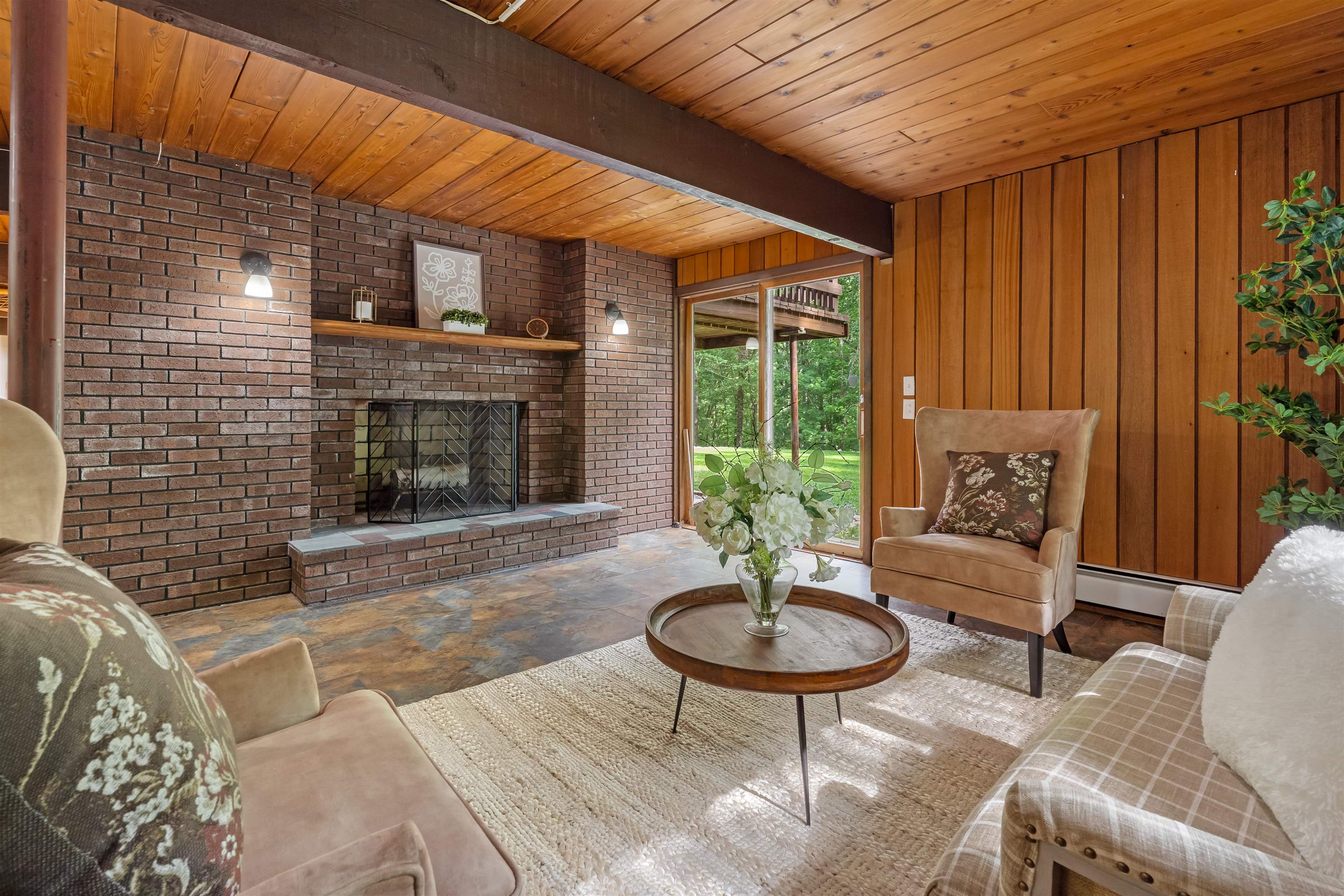 38 Pinecrest Dr, Bedford, NH 03110