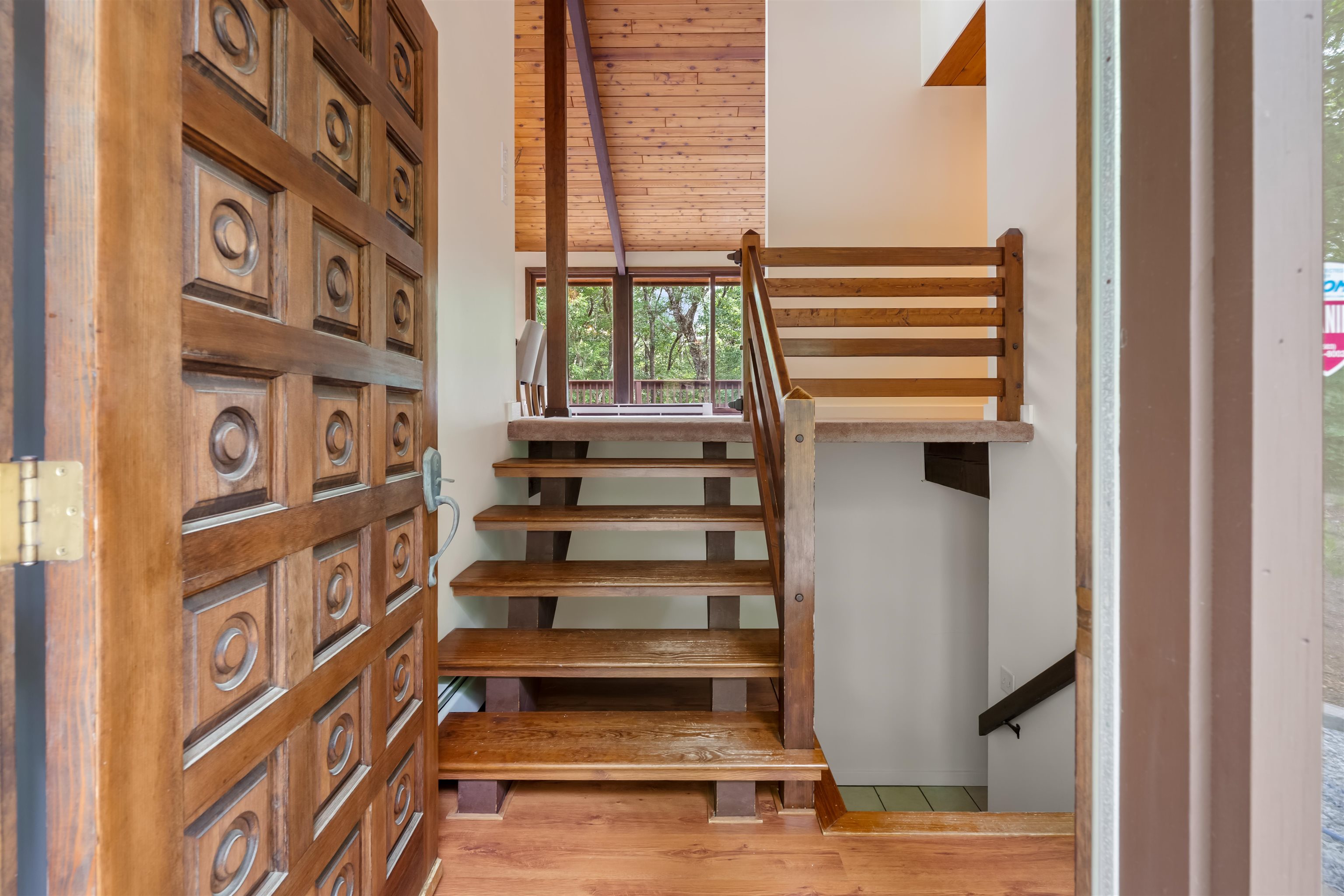 38 Pinecrest Dr, Bedford, NH 03110