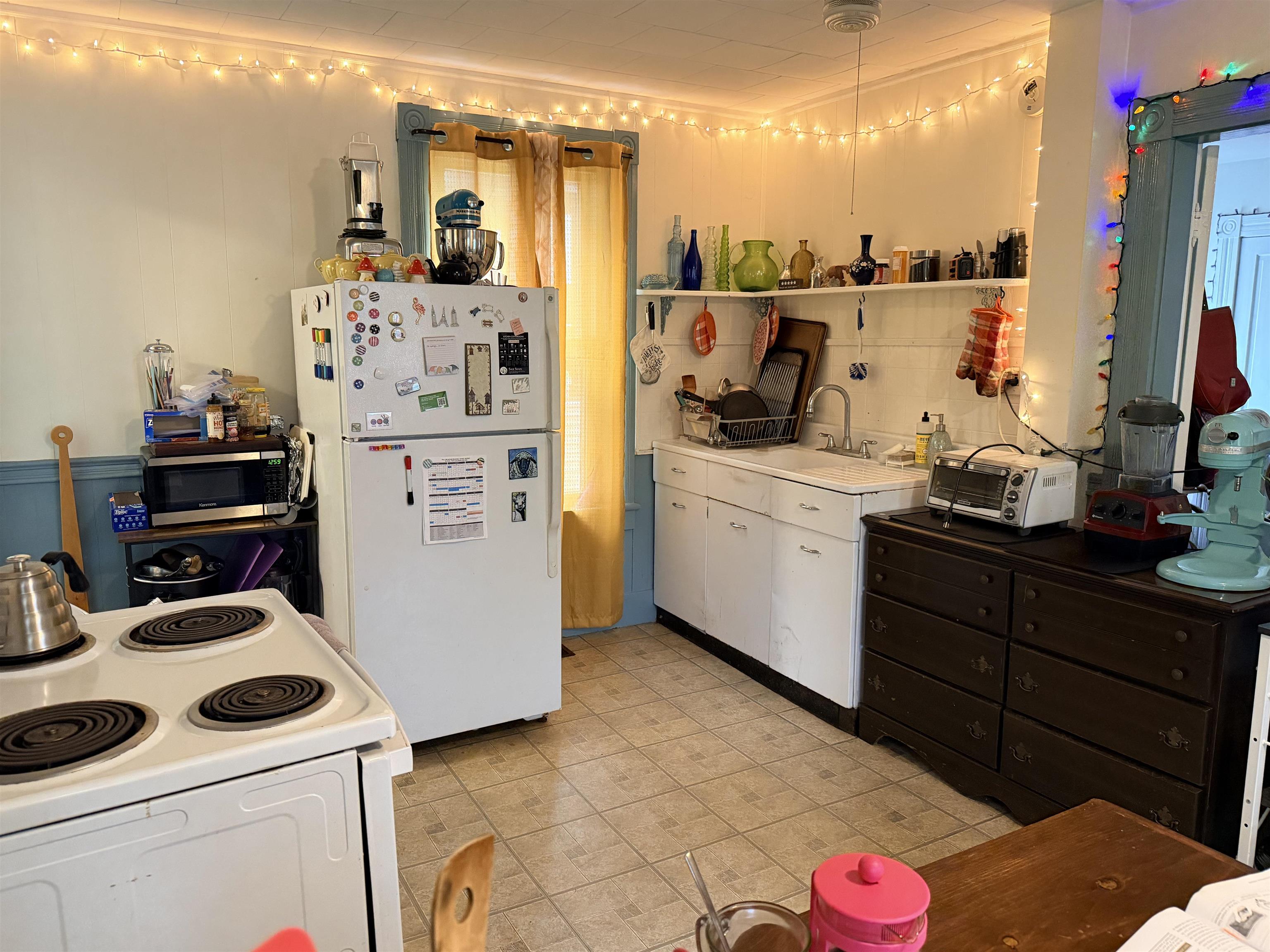 1st floor kitchen 25537331