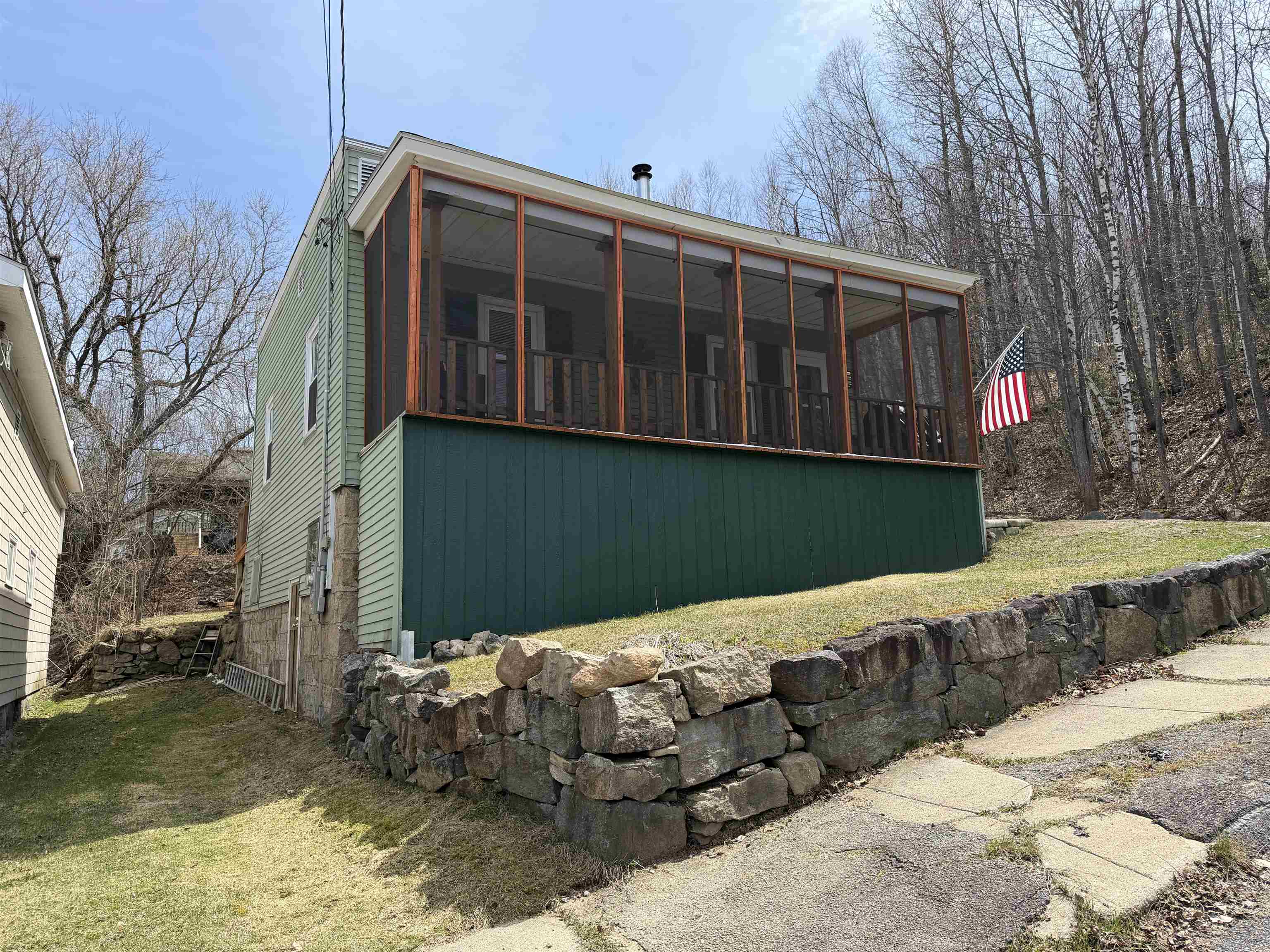 568 Cheshire St, Berlin, NH 03570