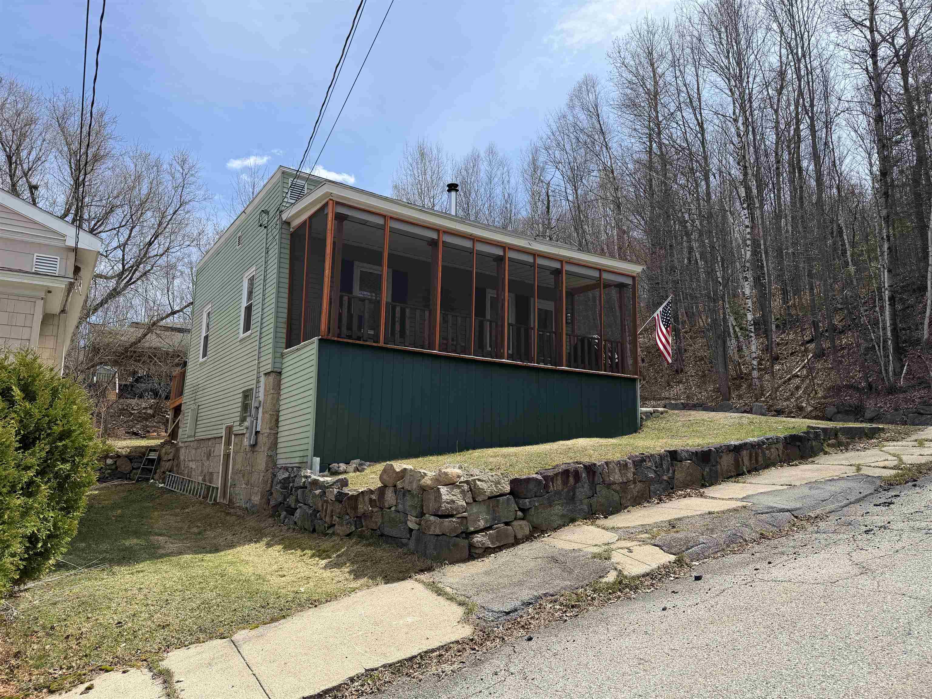 568 Cheshire St, Berlin, NH 03570