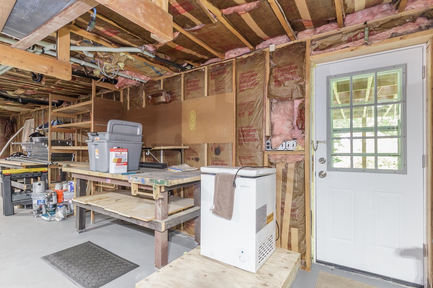 Walk-out basement! 25512496