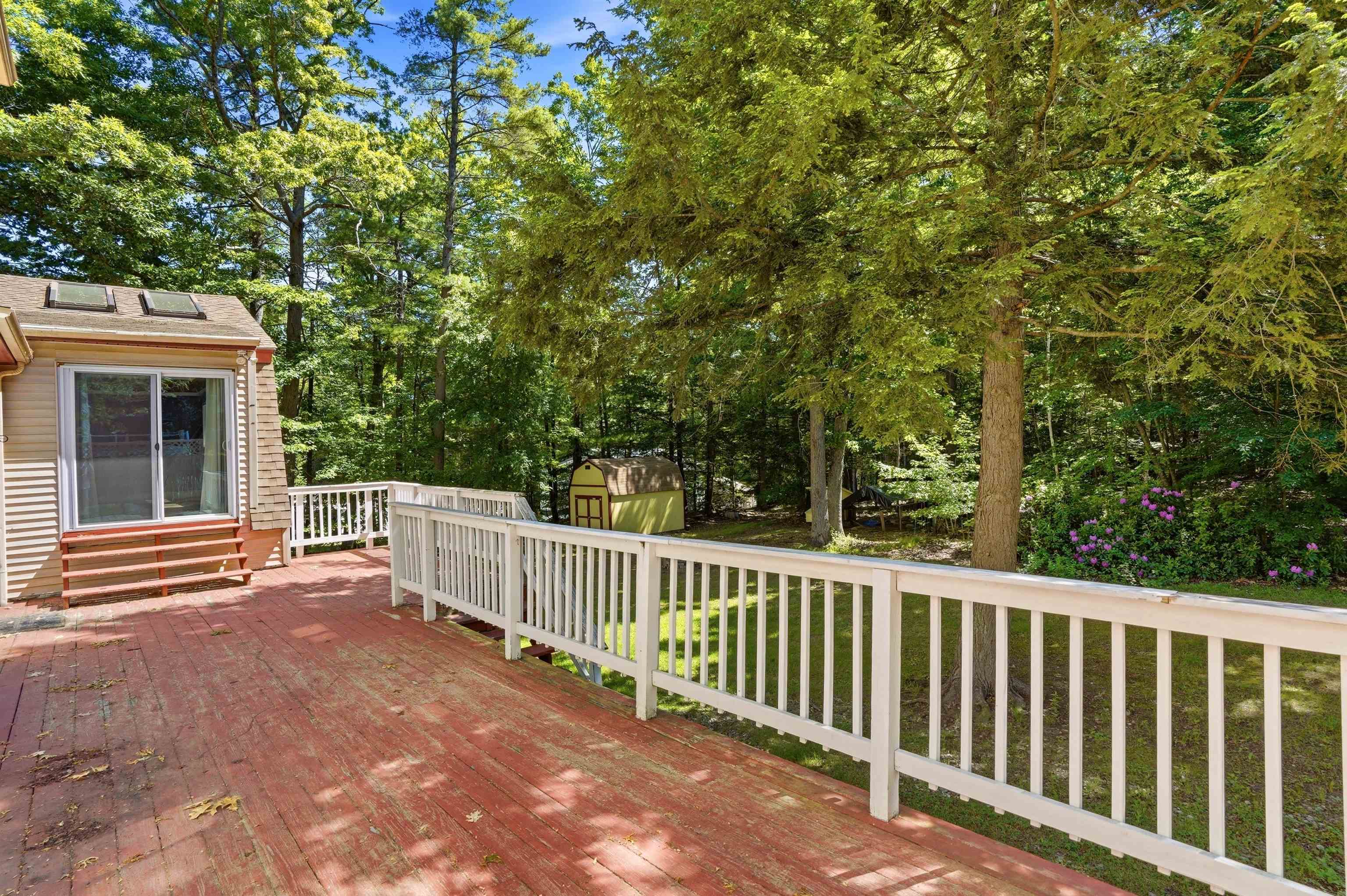 73 Old Chester Rd, Derry, NH 03038