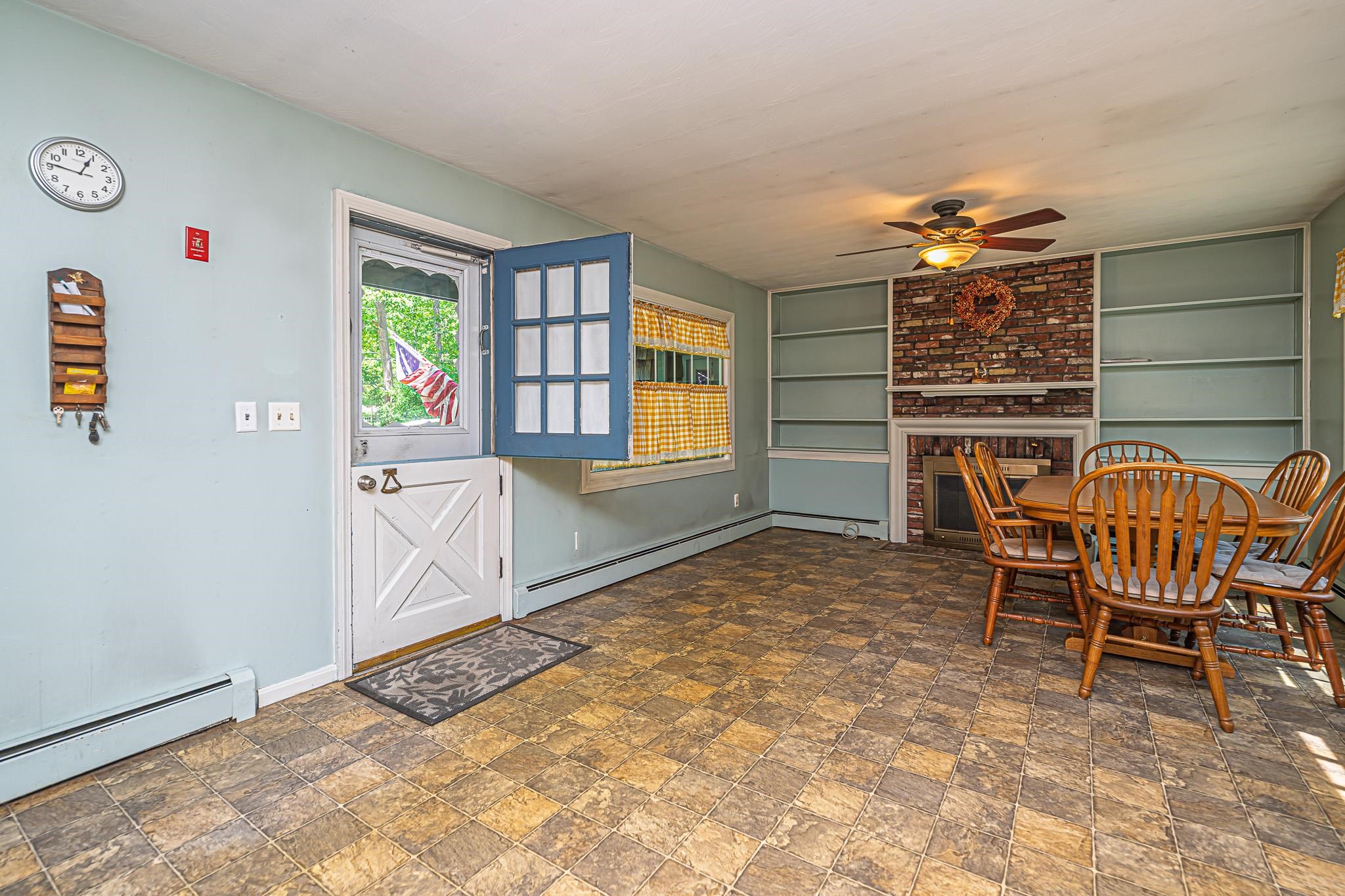 7 Squamscott Rd, Stratham, NH 03885