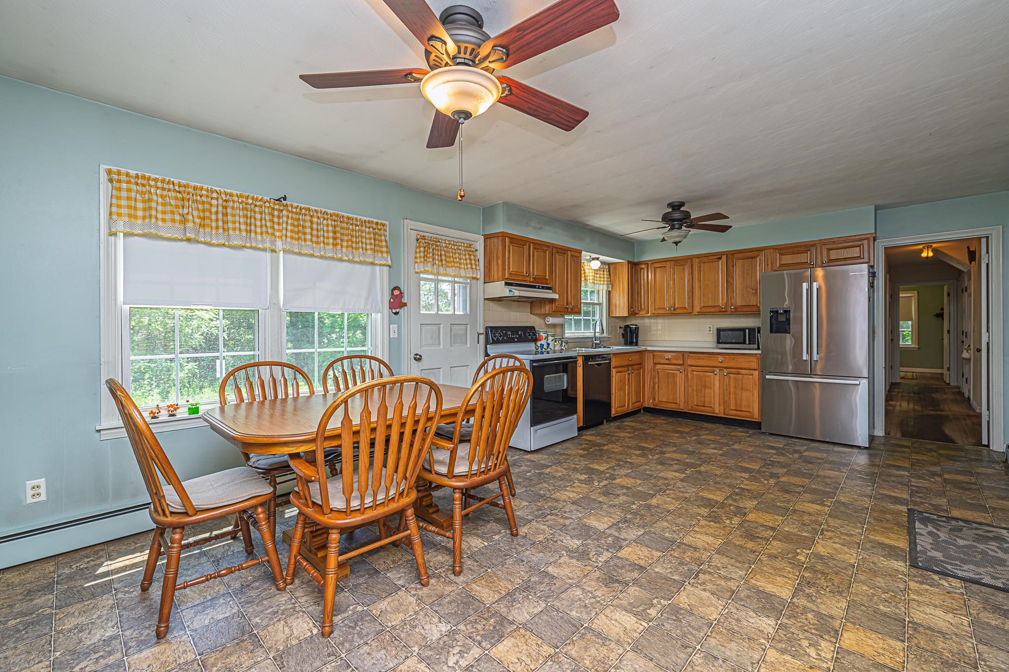 7 Squamscott Rd, Stratham, NH 03885