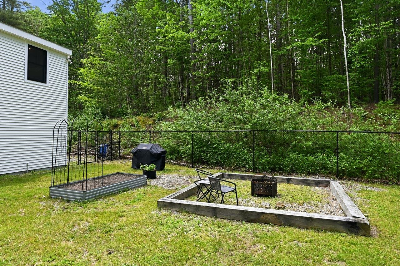 163 Nottingham Rd, Deerfield, NH 03037