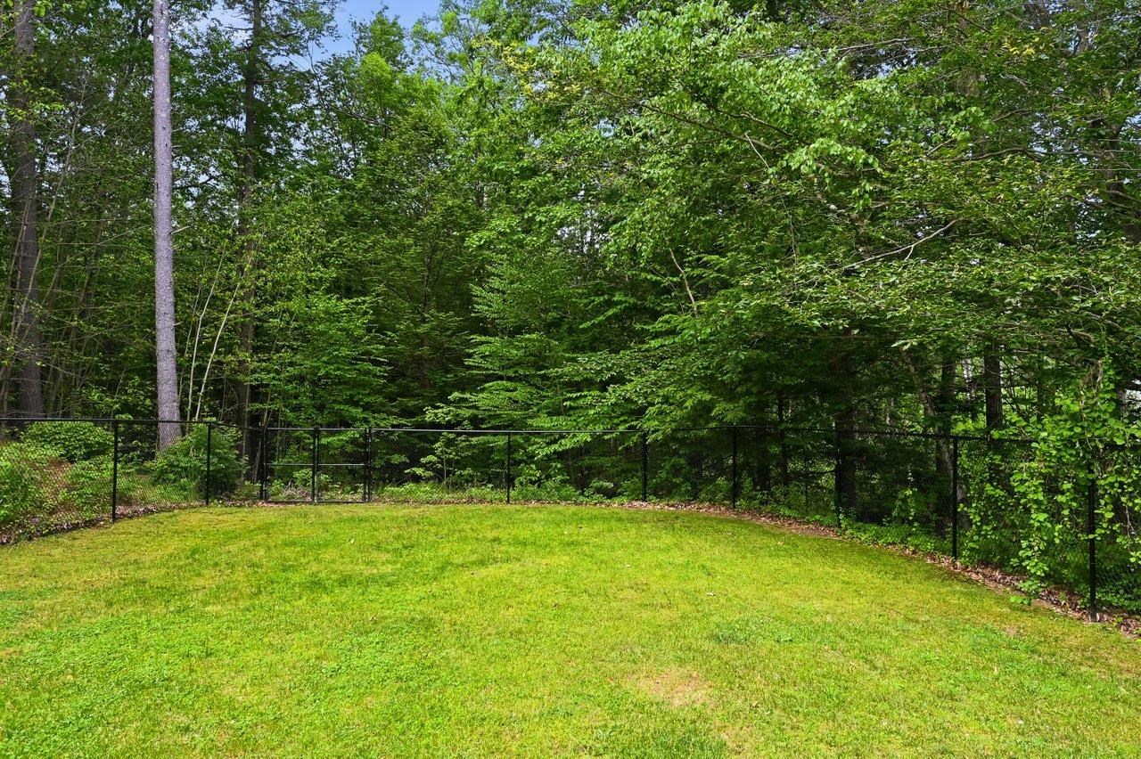 163 Nottingham Rd, Deerfield, NH 03037