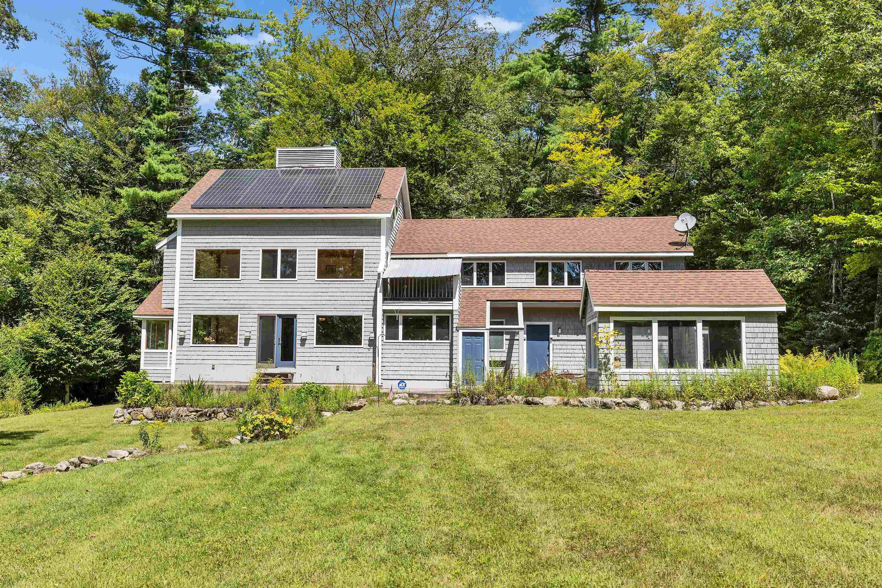 South orientation for sunny living! 25513592