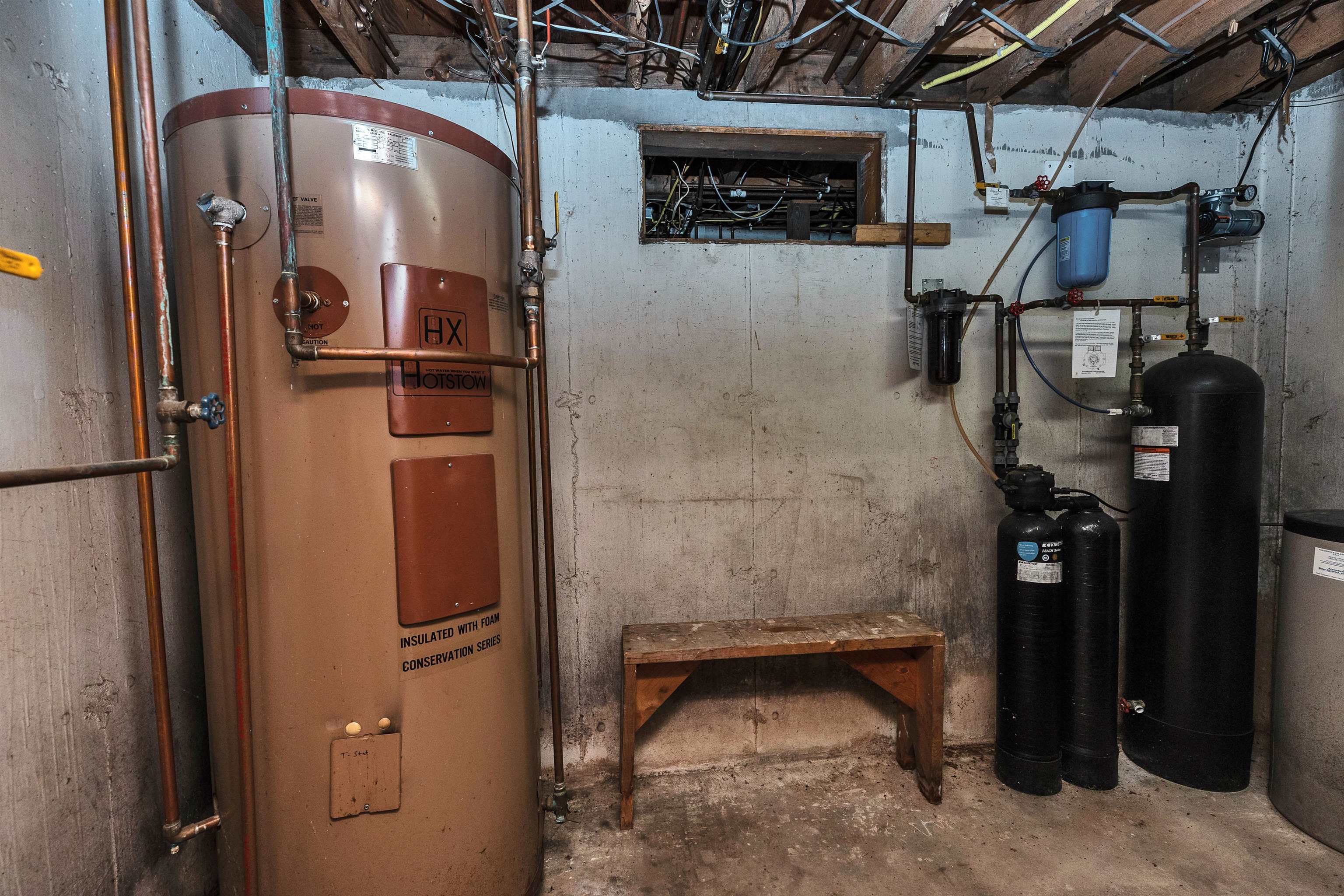 Hot water heater